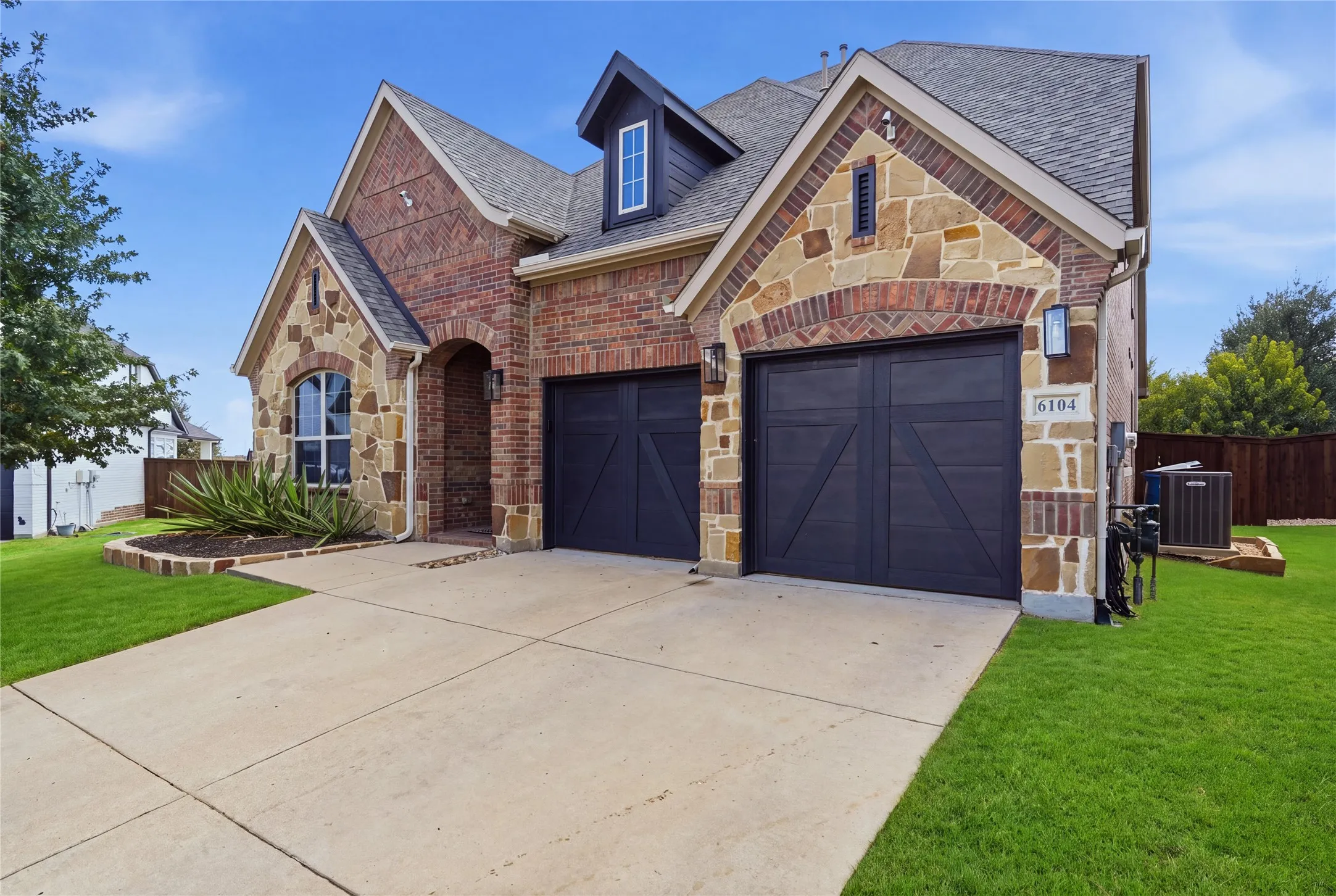 Single Family Residence For Sale in Denton County , 6104 Cedar Sage Trail, Flower Mound, Texas 76226, 4 Bedroom, 4 Bathroom, 2 Garage spaces, 2,696 Sqft, built in 2015, mls#21385036, Real Estate Agent in Flower Mound, Homes For Sale in Denton county, Homes For Sale in Flower Mound, Realtor in Flower Mound Texas, Real Estate Brokerage Independent Realty Texas, Luminita Cordes Realtor