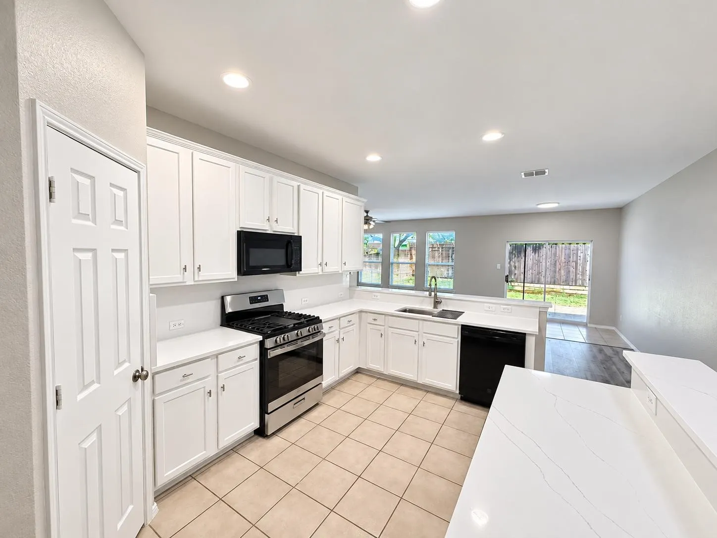 Single Family Residence For Rent in Collin County , 5820 Rubblestone Drive, Mc Kinney, Texas 75070, 3 Bedroom, 2 Bathroom, 2 Garage spaces, 2,010 Sqft, built in 2006, mls#21386907, Real Estate Agent in Mc Kinney, Homes For Rent in Collin county, Homes For Rent in Mc Kinney, Realtor in Mc Kinney Texas, Real Estate Brokerage Independent Realty Texas, Luminita Cordes Realtor