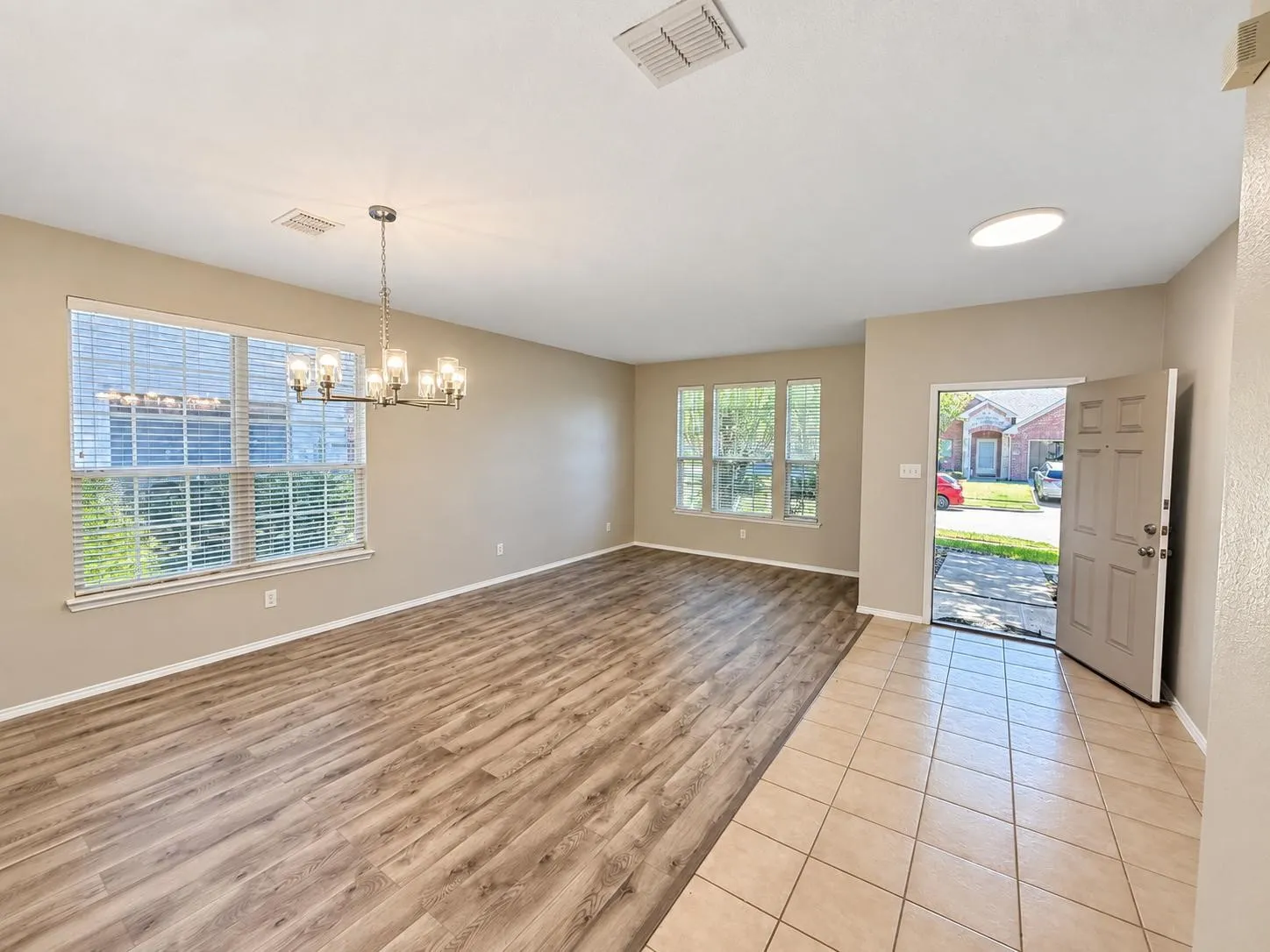 Single Family Residence For Rent in Collin County , 5820 Rubblestone Drive, Mc Kinney, Texas 75070, 3 Bedroom, 2 Bathroom, 2 Garage spaces, 2,010 Sqft, built in 2006, mls#21386907, Real Estate Agent in Mc Kinney, Homes For Rent in Collin county, Homes For Rent in Mc Kinney, Realtor in Mc Kinney Texas, Real Estate Brokerage Independent Realty Texas, Luminita Cordes Realtor