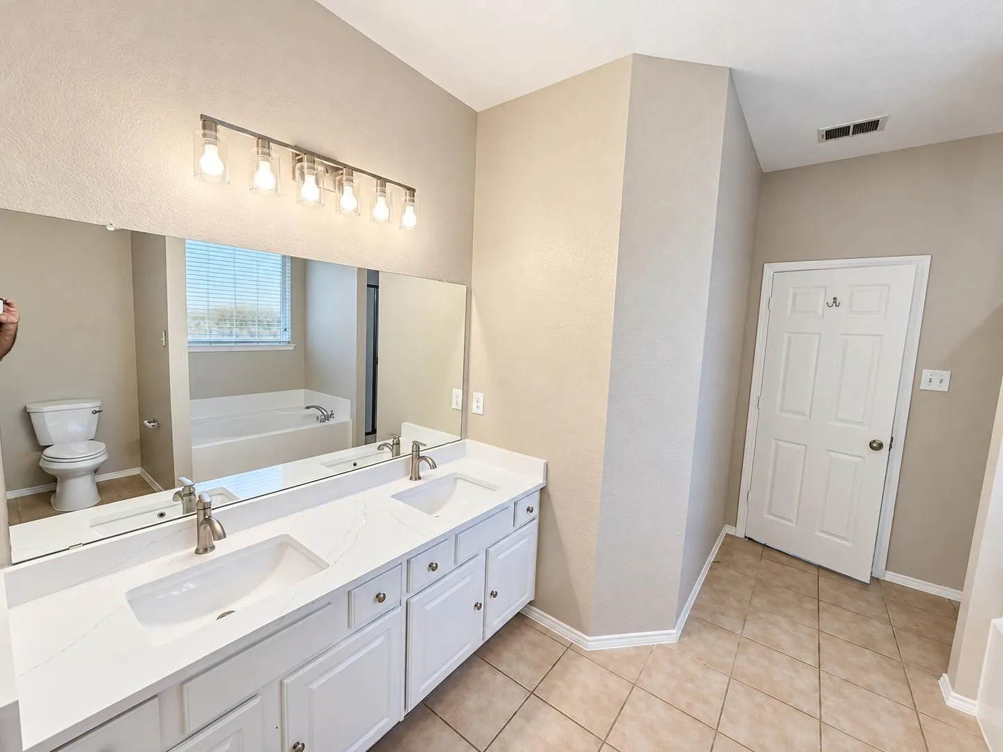 Single Family Residence For Rent in Collin County , 5820 Rubblestone Drive, Mc Kinney, Texas 75070, 3 Bedroom, 2 Bathroom, 2 Garage spaces, 2,010 Sqft, built in 2006, mls#21386907, Real Estate Agent in Mc Kinney, Homes For Rent in Collin county, Homes For Rent in Mc Kinney, Realtor in Mc Kinney Texas, Real Estate Brokerage Independent Realty Texas, Luminita Cordes Realtor
