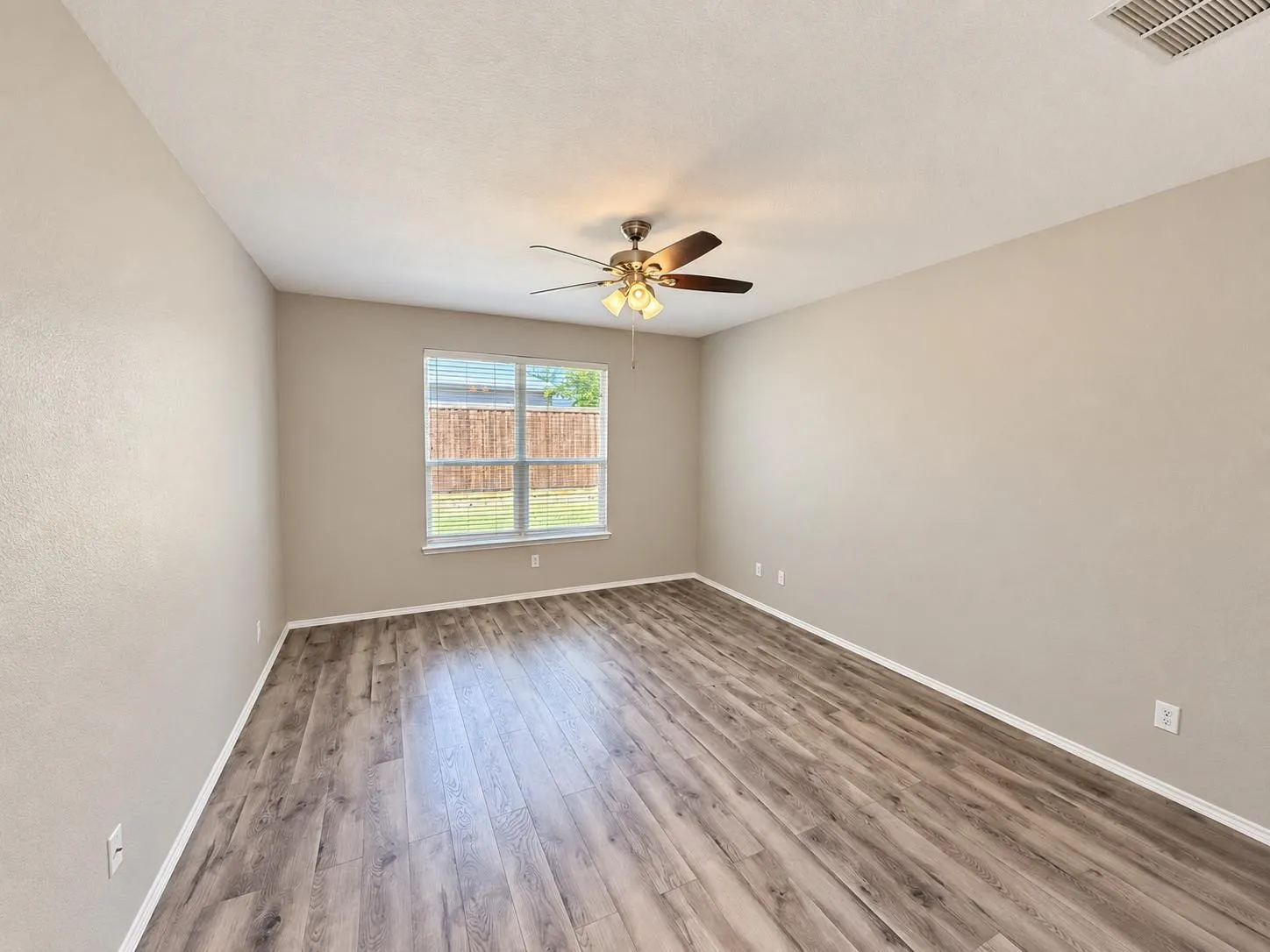 Single Family Residence For Rent in Collin County , 5820 Rubblestone Drive, Mc Kinney, Texas 75070, 3 Bedroom, 2 Bathroom, 2 Garage spaces, 2,010 Sqft, built in 2006, mls#21386907, Real Estate Agent in Mc Kinney, Homes For Rent in Collin county, Homes For Rent in Mc Kinney, Realtor in Mc Kinney Texas, Real Estate Brokerage Independent Realty Texas, Luminita Cordes Realtor