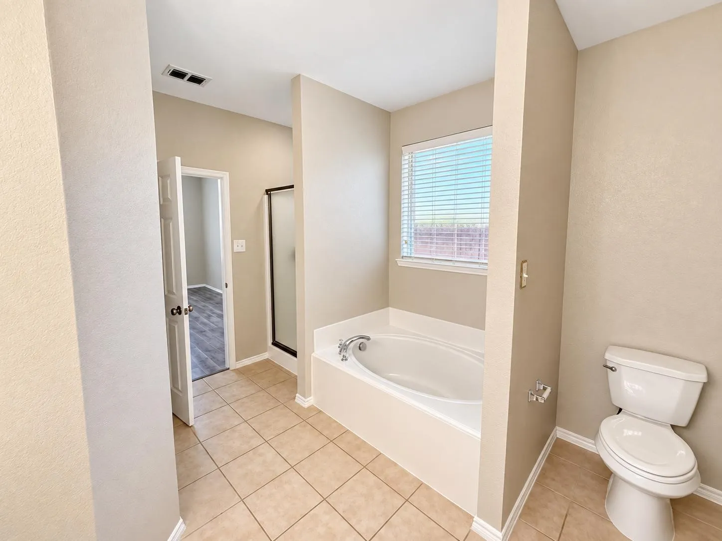 Single Family Residence For Rent in Collin County , 5820 Rubblestone Drive, Mc Kinney, Texas 75070, 3 Bedroom, 2 Bathroom, 2 Garage spaces, 2,010 Sqft, built in 2006, mls#21386907, Real Estate Agent in Mc Kinney, Homes For Rent in Collin county, Homes For Rent in Mc Kinney, Realtor in Mc Kinney Texas, Real Estate Brokerage Independent Realty Texas, Luminita Cordes Realtor