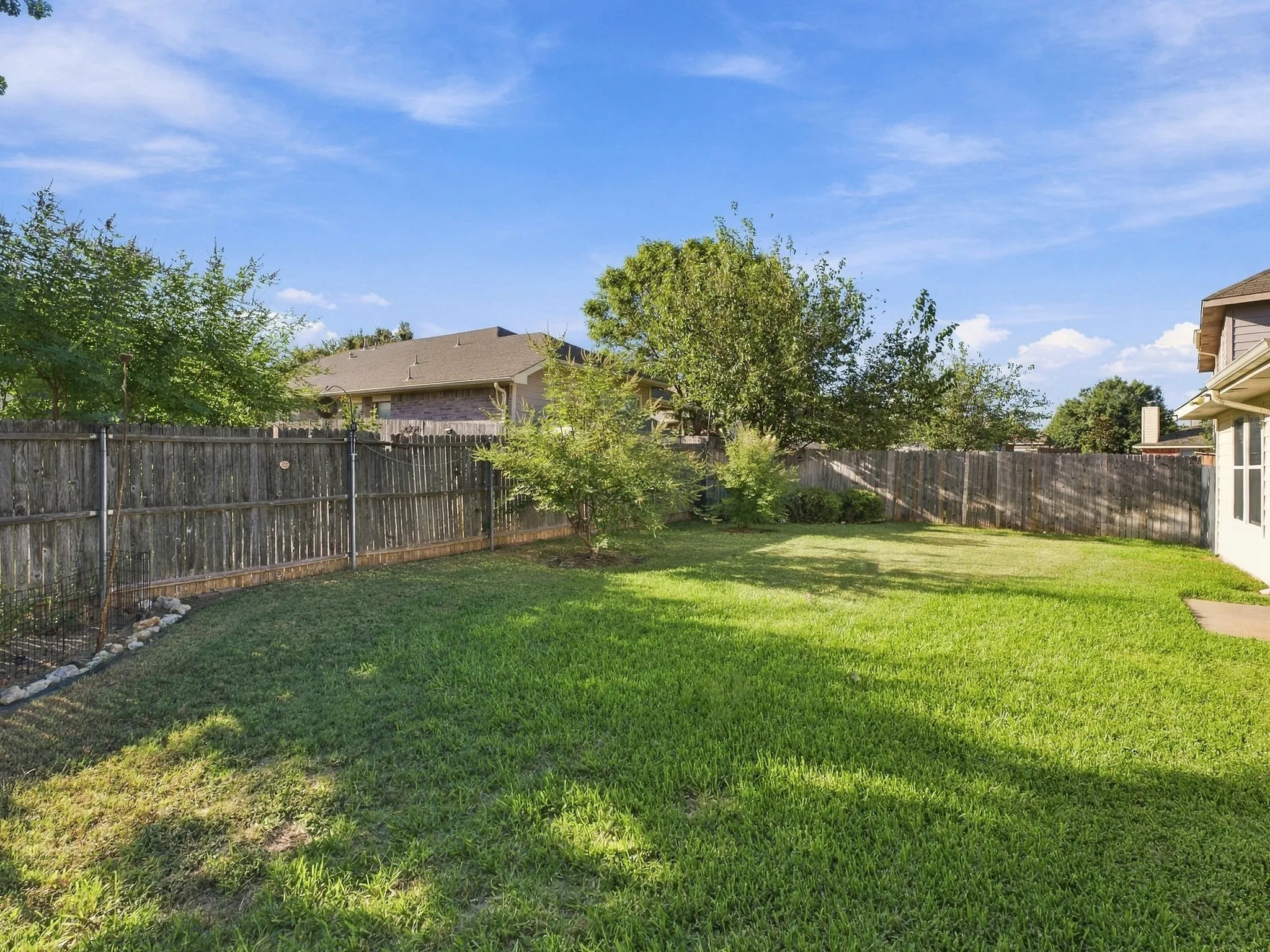 Single Family Residence For Rent in Tarrant County , 13136 Harvest Ridge Road, Fort Worth, Texas 76244, 3 Bedroom, 2 Bathroom, 2 Garage spaces, 1,455 Sqft, built in 2002, mls#21385767, Real Estate Agent in Fort Worth, Homes For Rent in Tarrant county, Homes For Rent in Fort Worth, Realtor in Fort Worth Texas, Real Estate Brokerage Independent Realty Texas, Luminita Cordes Realtor