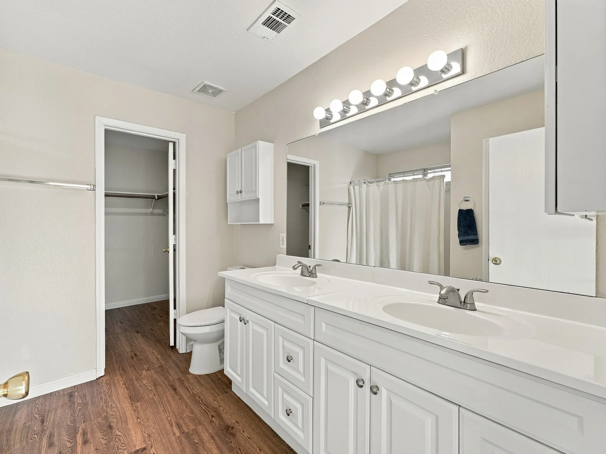 Single Family Residence For Rent in Tarrant County , 13136 Harvest Ridge Road, Fort Worth, Texas 76244, 3 Bedroom, 2 Bathroom, 2 Garage spaces, 1,455 Sqft, built in 2002, mls#21385767, Real Estate Agent in Fort Worth, Homes For Rent in Tarrant county, Homes For Rent in Fort Worth, Realtor in Fort Worth Texas, Real Estate Brokerage Independent Realty Texas, Luminita Cordes Realtor