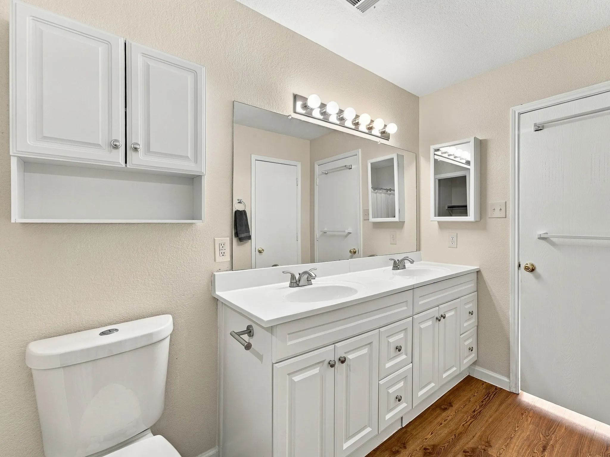 Single Family Residence For Rent in Tarrant County , 13136 Harvest Ridge Road, Fort Worth, Texas 76244, 3 Bedroom, 2 Bathroom, 2 Garage spaces, 1,455 Sqft, built in 2002, mls#21385767, Real Estate Agent in Fort Worth, Homes For Rent in Tarrant county, Homes For Rent in Fort Worth, Realtor in Fort Worth Texas, Real Estate Brokerage Independent Realty Texas, Luminita Cordes Realtor