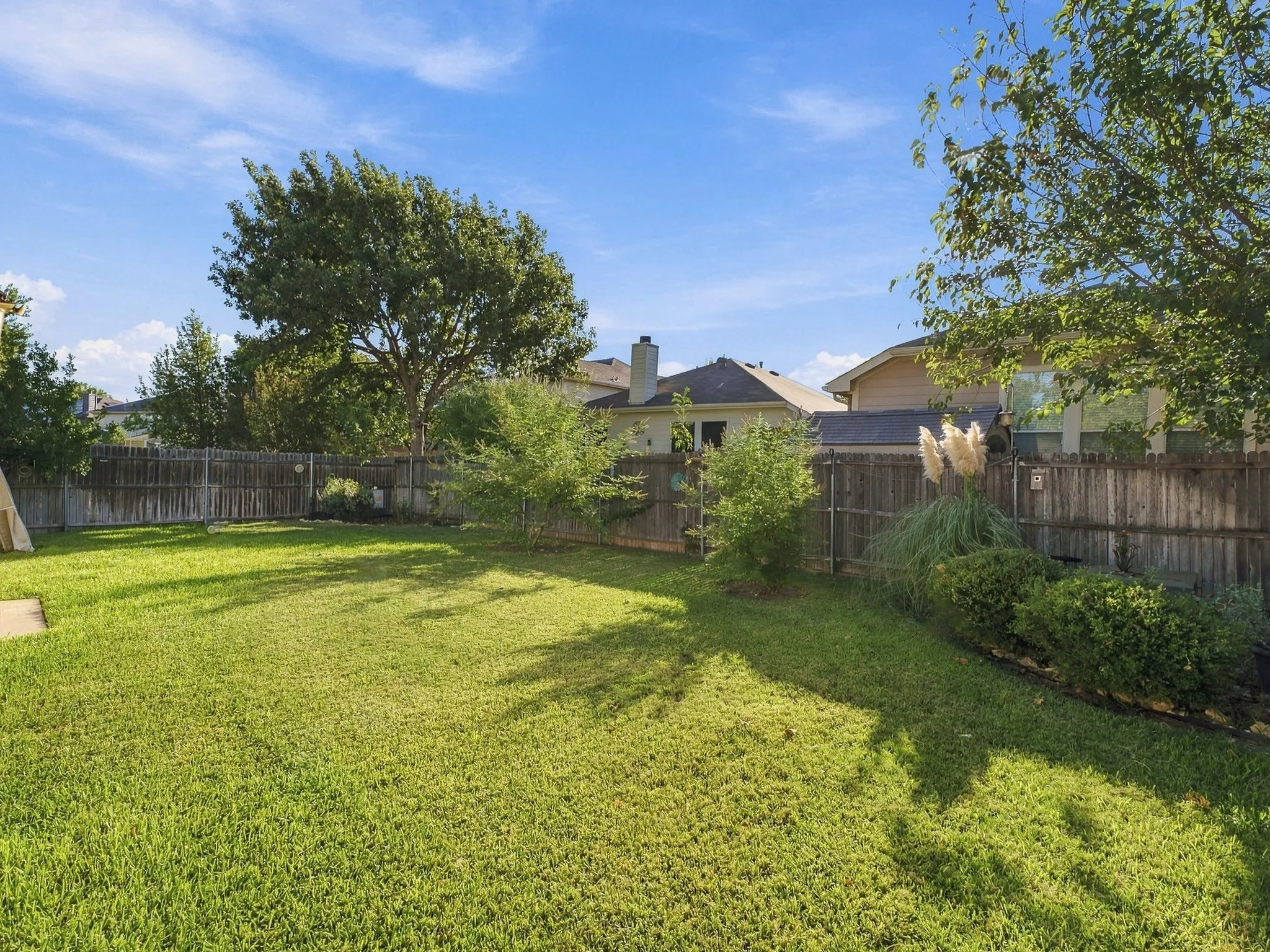 Single Family Residence For Rent in Tarrant County , 13136 Harvest Ridge Road, Fort Worth, Texas 76244, 3 Bedroom, 2 Bathroom, 2 Garage spaces, 1,455 Sqft, built in 2002, mls#21385767, Real Estate Agent in Fort Worth, Homes For Rent in Tarrant county, Homes For Rent in Fort Worth, Realtor in Fort Worth Texas, Real Estate Brokerage Independent Realty Texas, Luminita Cordes Realtor