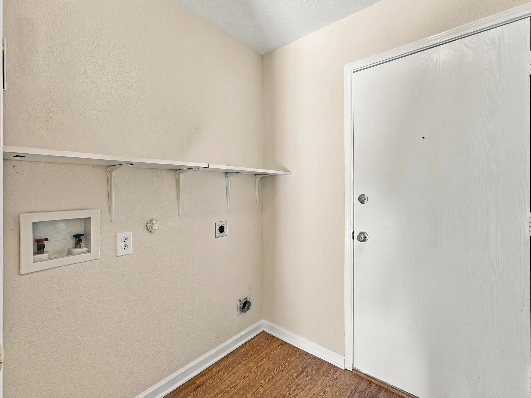 Single Family Residence For Rent in Tarrant County , 13136 Harvest Ridge Road, Fort Worth, Texas 76244, 3 Bedroom, 2 Bathroom, 2 Garage spaces, 1,455 Sqft, built in 2002, mls#21385767, Real Estate Agent in Fort Worth, Homes For Rent in Tarrant county, Homes For Rent in Fort Worth, Realtor in Fort Worth Texas, Real Estate Brokerage Independent Realty Texas, Luminita Cordes Realtor