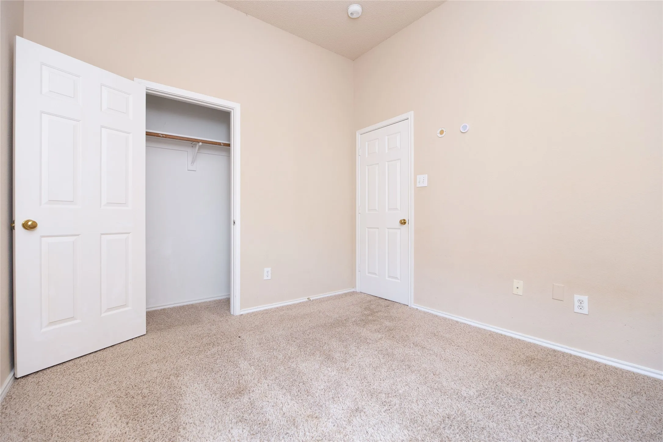 Single Family Residence For Rent in Collin County , 1207 Brook Drive, Allen, Texas 75002, 4 Bedroom, 2 Bathroom, 2 Garage spaces, 1,953 Sqft, built in 1992, mls#21385225, Real Estate Agent in Allen, Homes For Rent in Collin county, Homes For Rent in Allen, Realtor in Allen Texas, Real Estate Brokerage Independent Realty Texas, Luminita Cordes Realtor