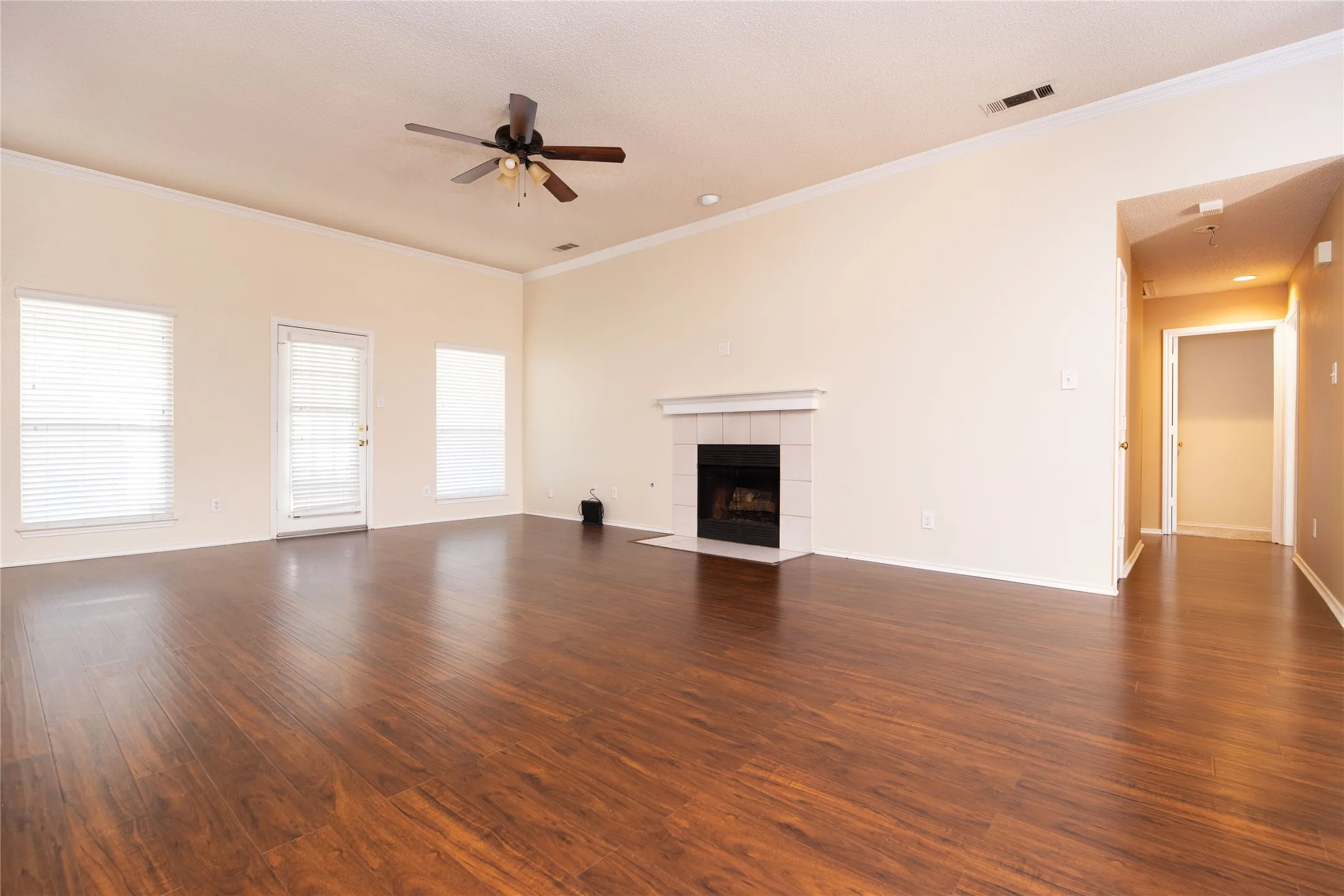 Single Family Residence For Rent in Collin County , 1207 Brook Drive, Allen, Texas 75002, 4 Bedroom, 2 Bathroom, 2 Garage spaces, 1,953 Sqft, built in 1992, mls#21385225, Real Estate Agent in Allen, Homes For Rent in Collin county, Homes For Rent in Allen, Realtor in Allen Texas, Real Estate Brokerage Independent Realty Texas, Luminita Cordes Realtor