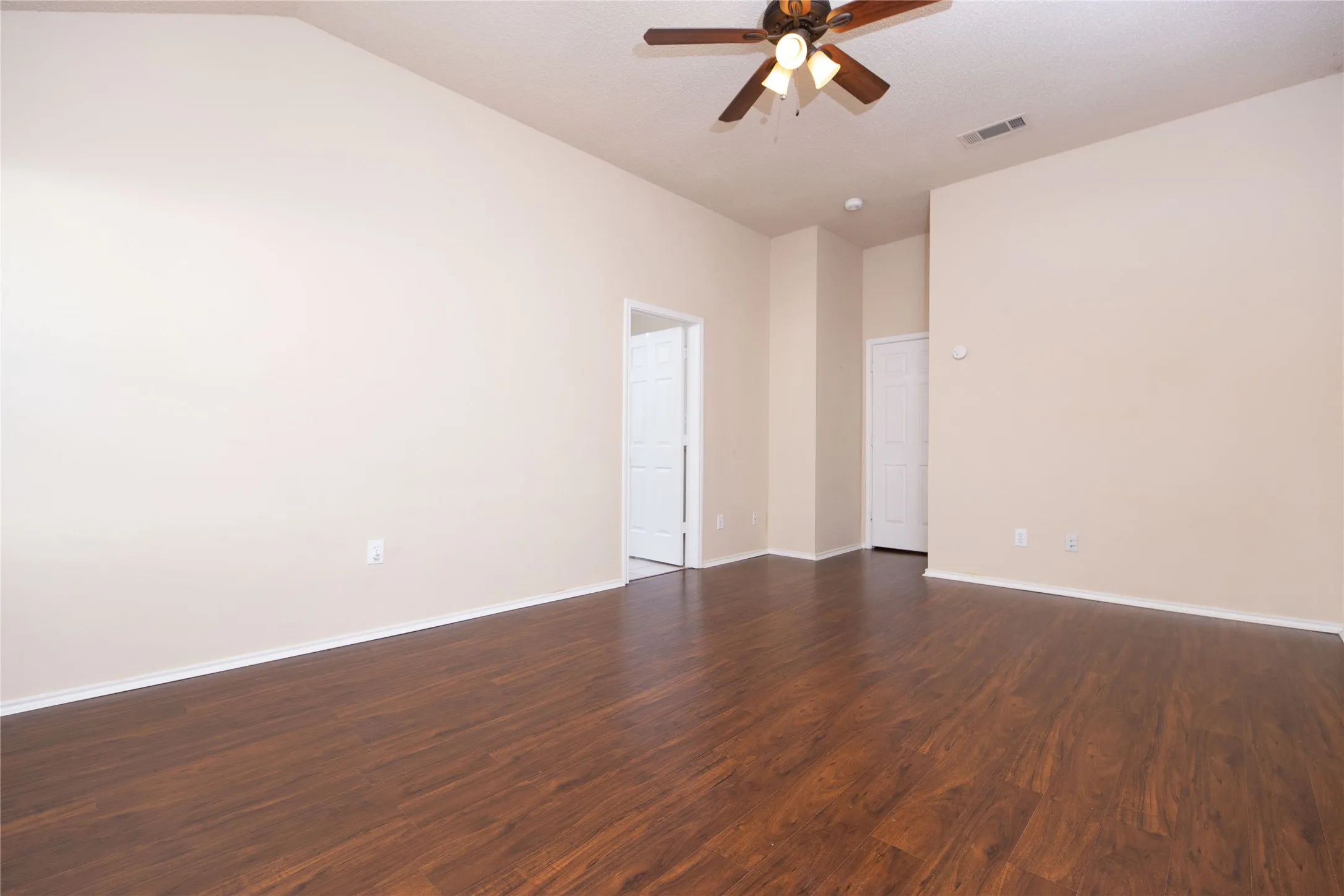 Single Family Residence For Rent in Collin County , 1207 Brook Drive, Allen, Texas 75002, 4 Bedroom, 2 Bathroom, 2 Garage spaces, 1,953 Sqft, built in 1992, mls#21385225, Real Estate Agent in Allen, Homes For Rent in Collin county, Homes For Rent in Allen, Realtor in Allen Texas, Real Estate Brokerage Independent Realty Texas, Luminita Cordes Realtor