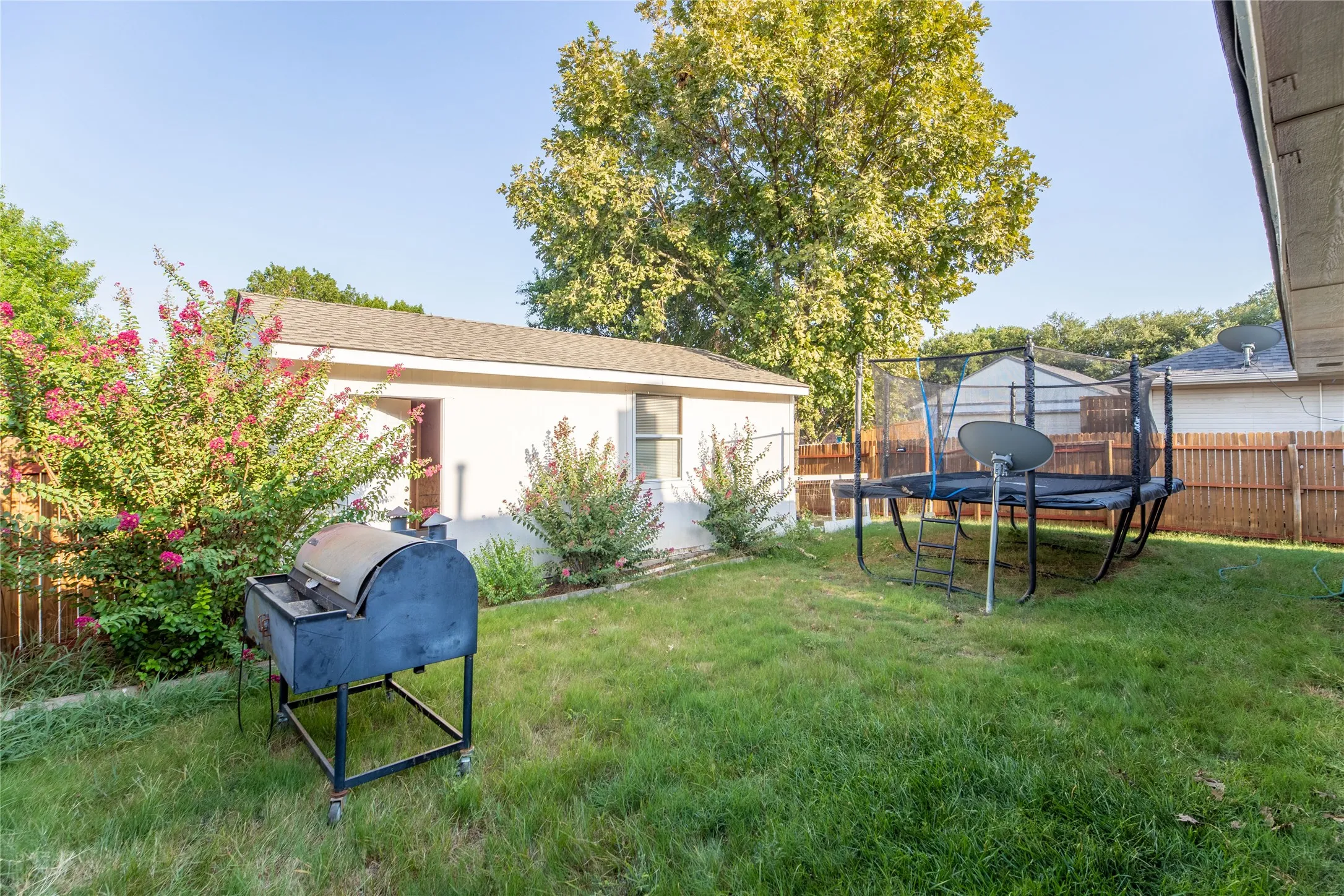 Single Family Residence For Rent in Collin County , 1207 Brook Drive, Allen, Texas 75002, 4 Bedroom, 2 Bathroom, 2 Garage spaces, 1,953 Sqft, built in 1992, mls#21385225, Real Estate Agent in Allen, Homes For Rent in Collin county, Homes For Rent in Allen, Realtor in Allen Texas, Real Estate Brokerage Independent Realty Texas, Luminita Cordes Realtor