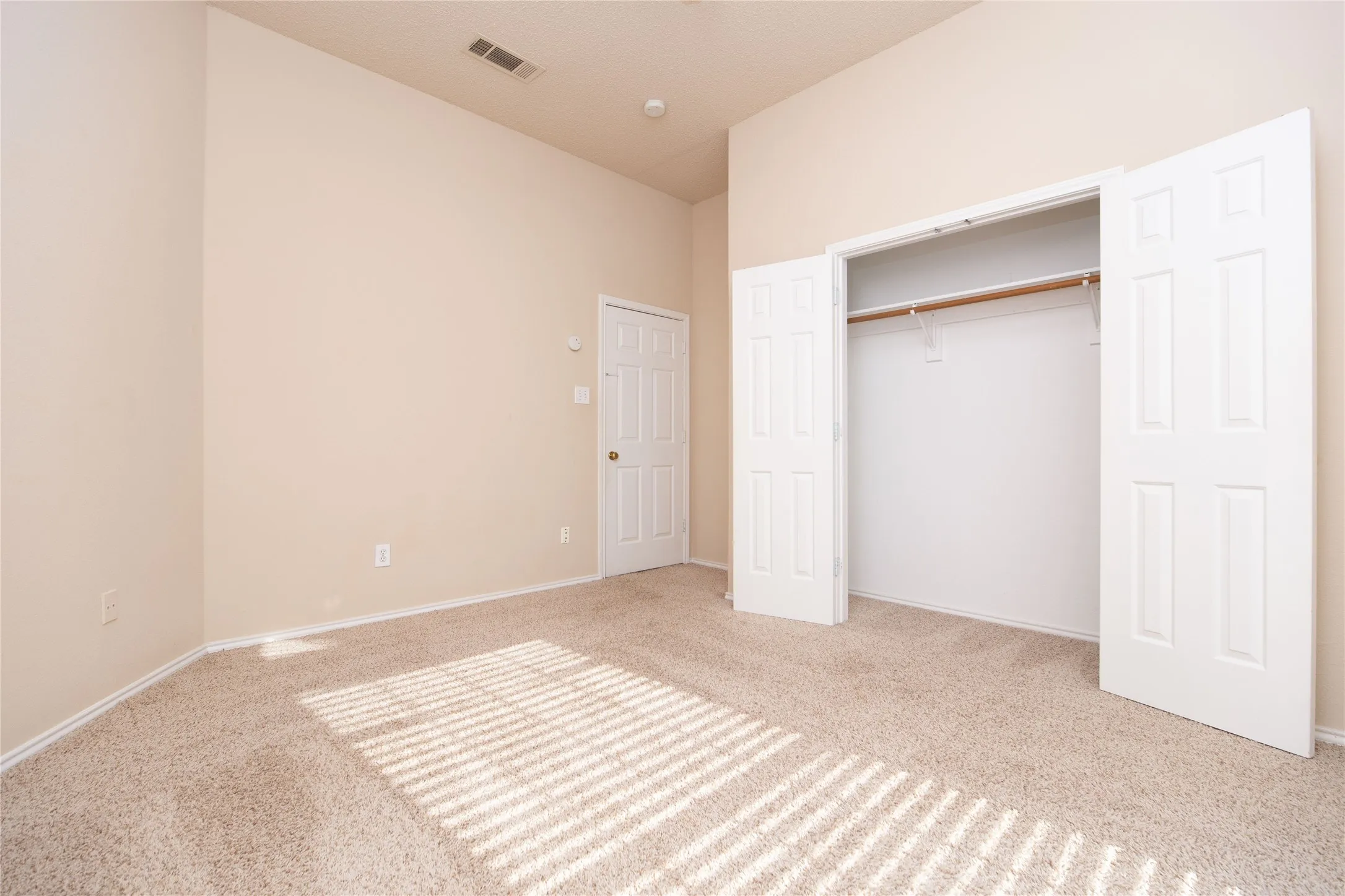 Single Family Residence For Rent in Collin County , 1207 Brook Drive, Allen, Texas 75002, 4 Bedroom, 2 Bathroom, 2 Garage spaces, 1,953 Sqft, built in 1992, mls#21385225, Real Estate Agent in Allen, Homes For Rent in Collin county, Homes For Rent in Allen, Realtor in Allen Texas, Real Estate Brokerage Independent Realty Texas, Luminita Cordes Realtor