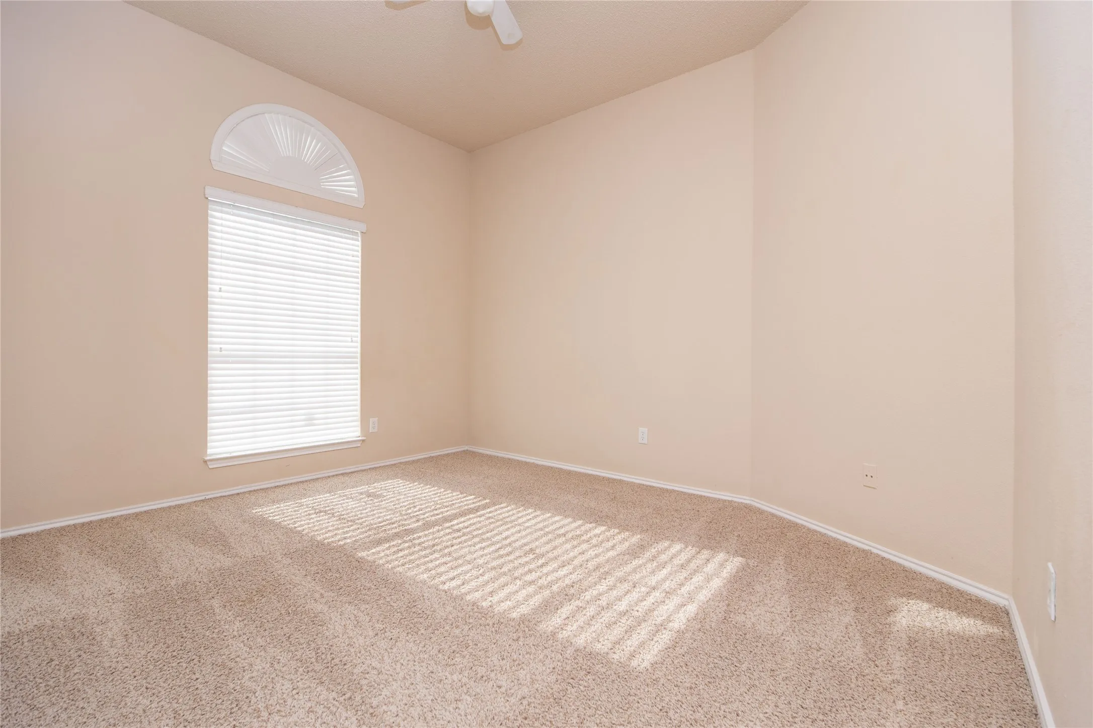 Single Family Residence For Rent in Collin County , 1207 Brook Drive, Allen, Texas 75002, 4 Bedroom, 2 Bathroom, 2 Garage spaces, 1,953 Sqft, built in 1992, mls#21385225, Real Estate Agent in Allen, Homes For Rent in Collin county, Homes For Rent in Allen, Realtor in Allen Texas, Real Estate Brokerage Independent Realty Texas, Luminita Cordes Realtor
