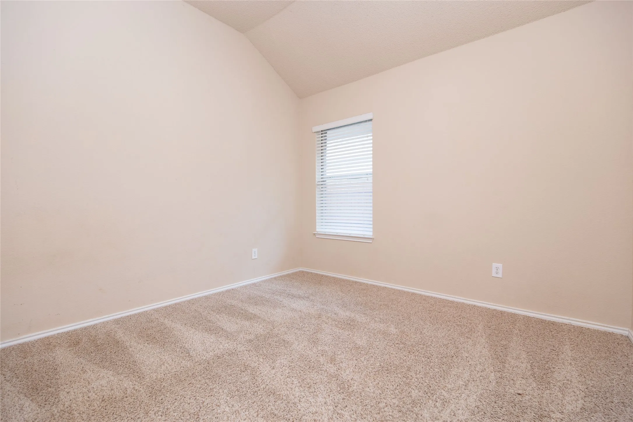 Single Family Residence For Rent in Collin County , 1207 Brook Drive, Allen, Texas 75002, 4 Bedroom, 2 Bathroom, 2 Garage spaces, 1,953 Sqft, built in 1992, mls#21385225, Real Estate Agent in Allen, Homes For Rent in Collin county, Homes For Rent in Allen, Realtor in Allen Texas, Real Estate Brokerage Independent Realty Texas, Luminita Cordes Realtor
