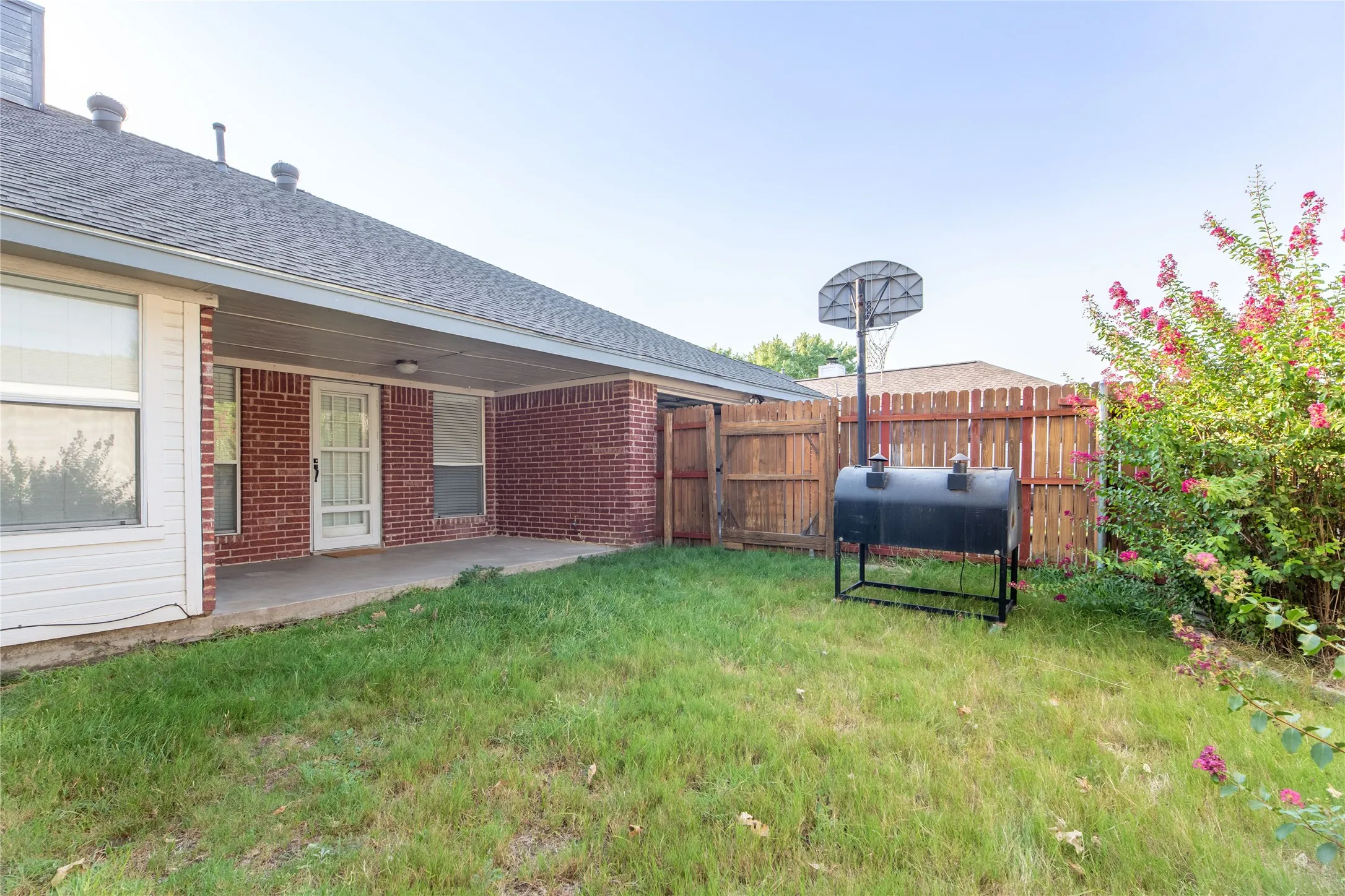Single Family Residence For Rent in Collin County , 1207 Brook Drive, Allen, Texas 75002, 4 Bedroom, 2 Bathroom, 2 Garage spaces, 1,953 Sqft, built in 1992, mls#21385225, Real Estate Agent in Allen, Homes For Rent in Collin county, Homes For Rent in Allen, Realtor in Allen Texas, Real Estate Brokerage Independent Realty Texas, Luminita Cordes Realtor