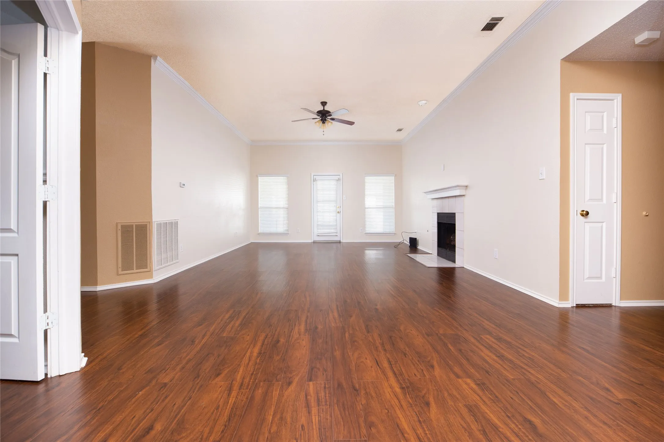 Single Family Residence For Rent in Collin County , 1207 Brook Drive, Allen, Texas 75002, 4 Bedroom, 2 Bathroom, 2 Garage spaces, 1,953 Sqft, built in 1992, mls#21385225, Real Estate Agent in Allen, Homes For Rent in Collin county, Homes For Rent in Allen, Realtor in Allen Texas, Real Estate Brokerage Independent Realty Texas, Luminita Cordes Realtor