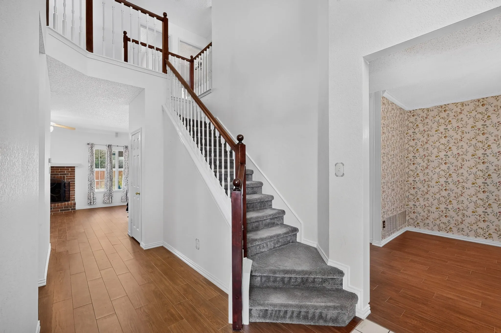 Single Family Residence For Sale in Collin County , 1533 Rustic Trail, Allen, Texas 75002, 4 Bedroom, 3 Bathroom, 2 Garage spaces, 2,478 Sqft, built in 1992, mls#21386998, Real Estate Agent in Allen, Homes For Sale in Collin county, Homes For Sale in Allen, Realtor in Allen Texas, Real Estate Brokerage Independent Realty Texas, Luminita Cordes Realtor