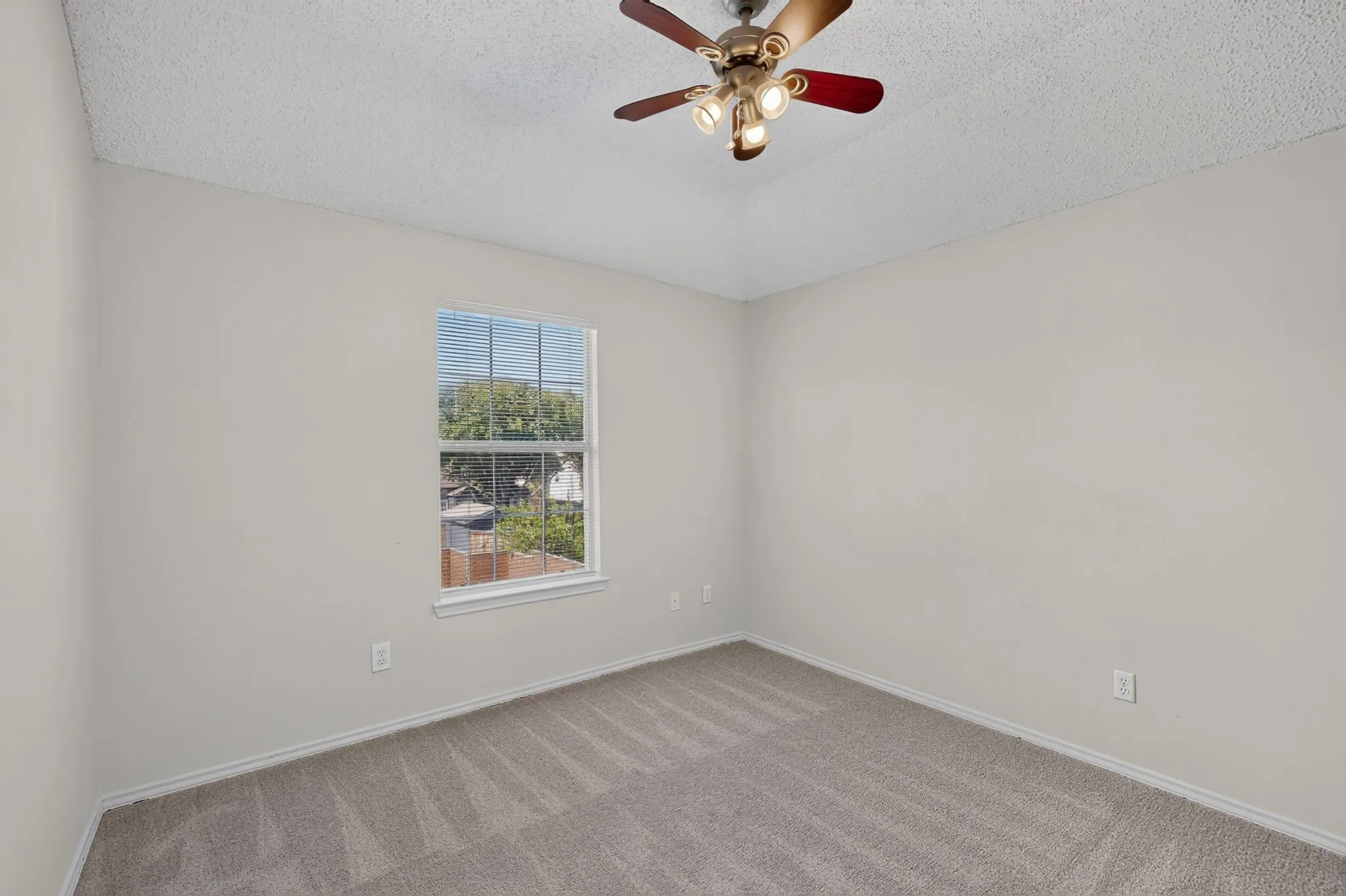 Single Family Residence For Sale in Collin County , 1533 Rustic Trail, Allen, Texas 75002, 4 Bedroom, 3 Bathroom, 2 Garage spaces, 2,478 Sqft, built in 1992, mls#21386998, Real Estate Agent in Allen, Homes For Sale in Collin county, Homes For Sale in Allen, Realtor in Allen Texas, Real Estate Brokerage Independent Realty Texas, Luminita Cordes Realtor