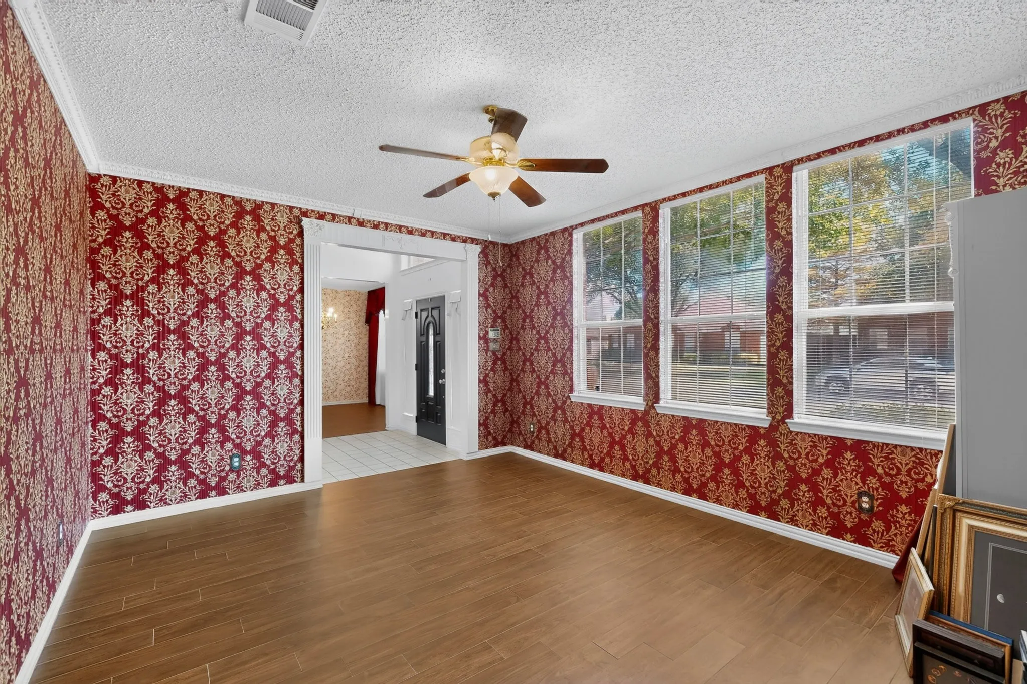 Single Family Residence For Sale in Collin County , 1533 Rustic Trail, Allen, Texas 75002, 4 Bedroom, 3 Bathroom, 2 Garage spaces, 2,478 Sqft, built in 1992, mls#21386998, Real Estate Agent in Allen, Homes For Sale in Collin county, Homes For Sale in Allen, Realtor in Allen Texas, Real Estate Brokerage Independent Realty Texas, Luminita Cordes Realtor