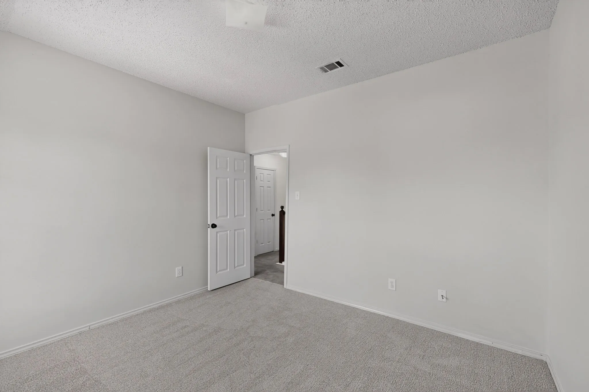 Single Family Residence For Sale in Collin County , 1533 Rustic Trail, Allen, Texas 75002, 4 Bedroom, 3 Bathroom, 2 Garage spaces, 2,478 Sqft, built in 1992, mls#21386998, Real Estate Agent in Allen, Homes For Sale in Collin county, Homes For Sale in Allen, Realtor in Allen Texas, Real Estate Brokerage Independent Realty Texas, Luminita Cordes Realtor