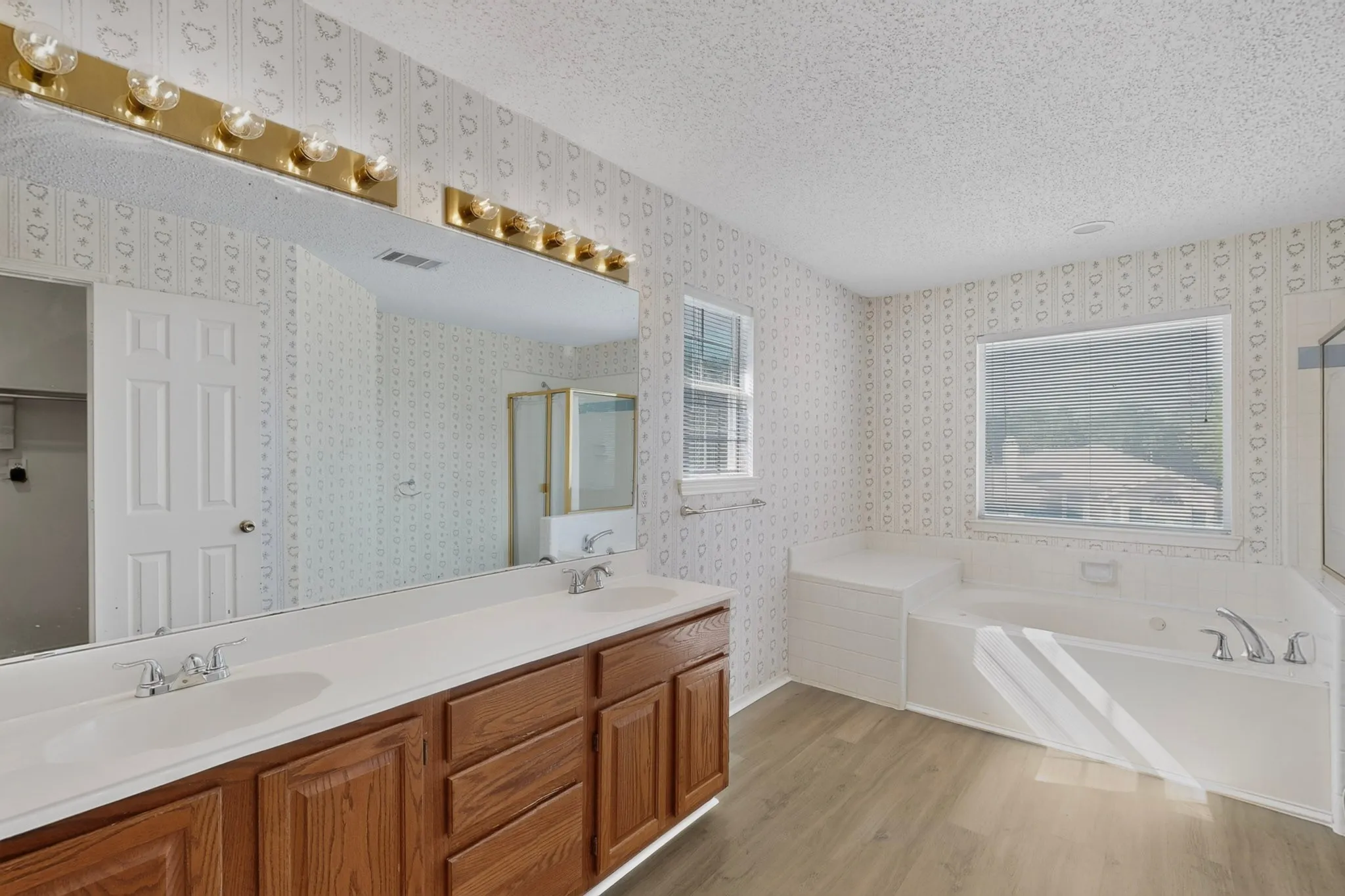 Single Family Residence For Sale in Collin County , 1533 Rustic Trail, Allen, Texas 75002, 4 Bedroom, 3 Bathroom, 2 Garage spaces, 2,478 Sqft, built in 1992, mls#21386998, Real Estate Agent in Allen, Homes For Sale in Collin county, Homes For Sale in Allen, Realtor in Allen Texas, Real Estate Brokerage Independent Realty Texas, Luminita Cordes Realtor