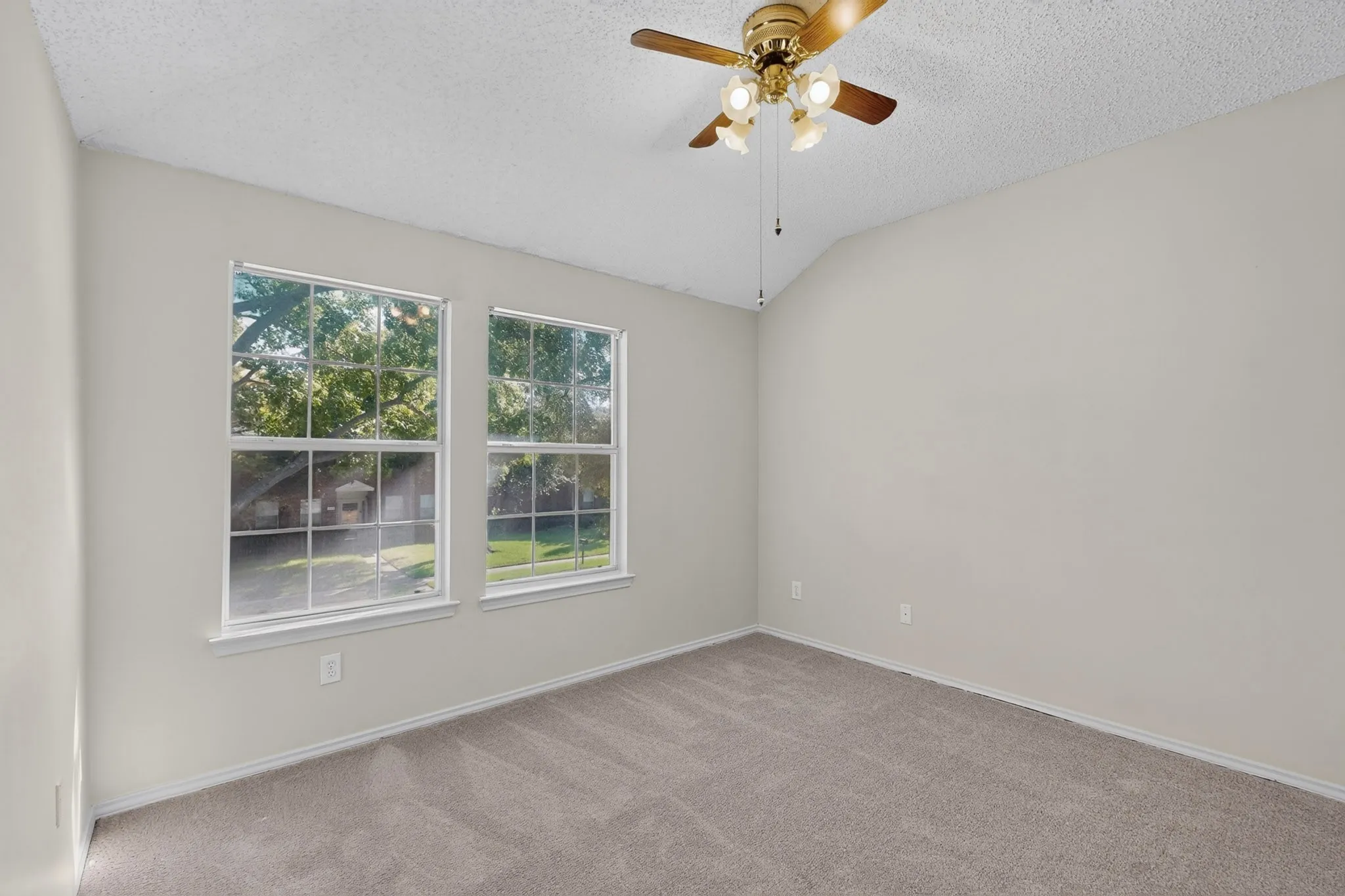 Single Family Residence For Sale in Collin County , 1533 Rustic Trail, Allen, Texas 75002, 4 Bedroom, 3 Bathroom, 2 Garage spaces, 2,478 Sqft, built in 1992, mls#21386998, Real Estate Agent in Allen, Homes For Sale in Collin county, Homes For Sale in Allen, Realtor in Allen Texas, Real Estate Brokerage Independent Realty Texas, Luminita Cordes Realtor