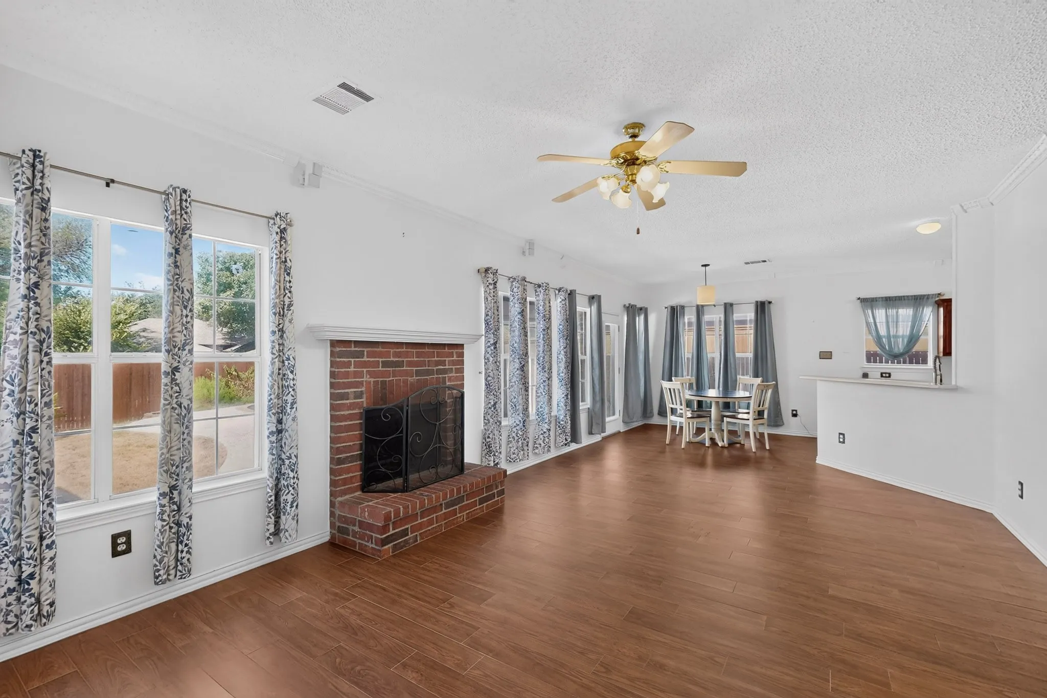 Single Family Residence For Sale in Collin County , 1533 Rustic Trail, Allen, Texas 75002, 4 Bedroom, 3 Bathroom, 2 Garage spaces, 2,478 Sqft, built in 1992, mls#21386998, Real Estate Agent in Allen, Homes For Sale in Collin county, Homes For Sale in Allen, Realtor in Allen Texas, Real Estate Brokerage Independent Realty Texas, Luminita Cordes Realtor