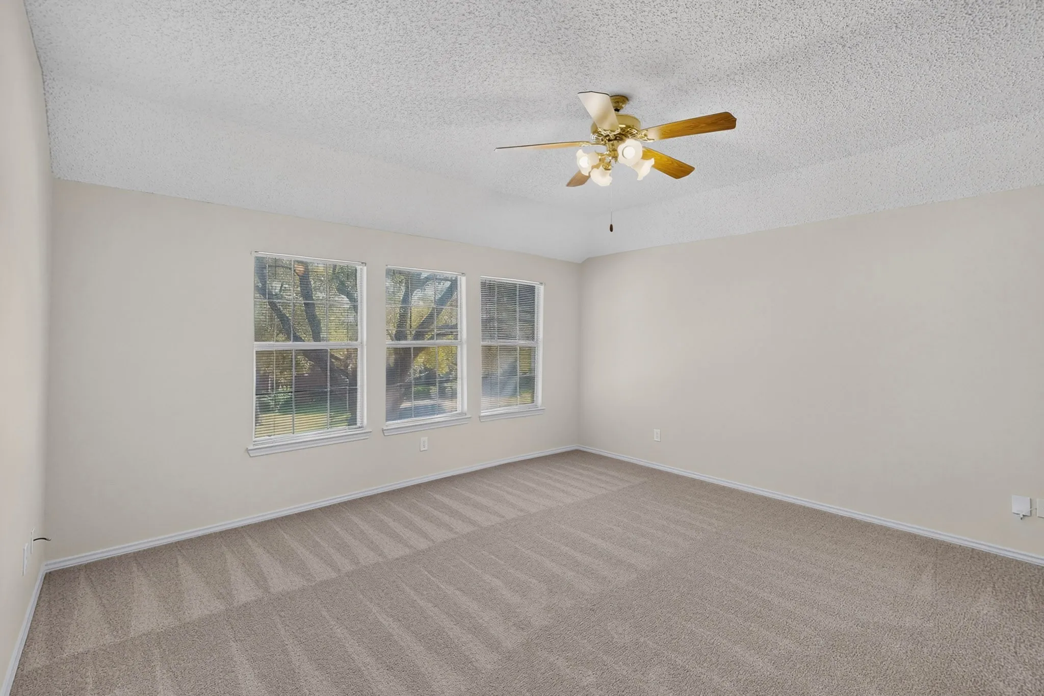 Single Family Residence For Sale in Collin County , 1533 Rustic Trail, Allen, Texas 75002, 4 Bedroom, 3 Bathroom, 2 Garage spaces, 2,478 Sqft, built in 1992, mls#21386998, Real Estate Agent in Allen, Homes For Sale in Collin county, Homes For Sale in Allen, Realtor in Allen Texas, Real Estate Brokerage Independent Realty Texas, Luminita Cordes Realtor