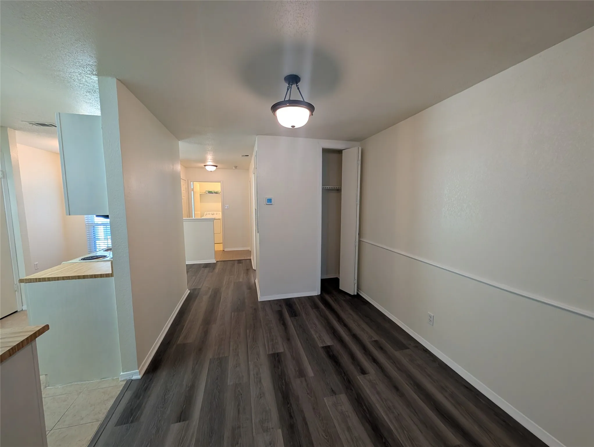 Condominium For Rent in Dallas County , 5981 Arapaho Road 308, Dallas, Texas 75248, 2 Bedroom, 2 Bathroom, Garage spaces, 1,205 Sqft, built in 1980, mls#21386946, Real Estate Agent in Dallas, Homes For Rent in Dallas county, Homes For Rent in Dallas, Realtor in Dallas Texas, Real Estate Brokerage Independent Realty Texas, Luminita Cordes Realtor