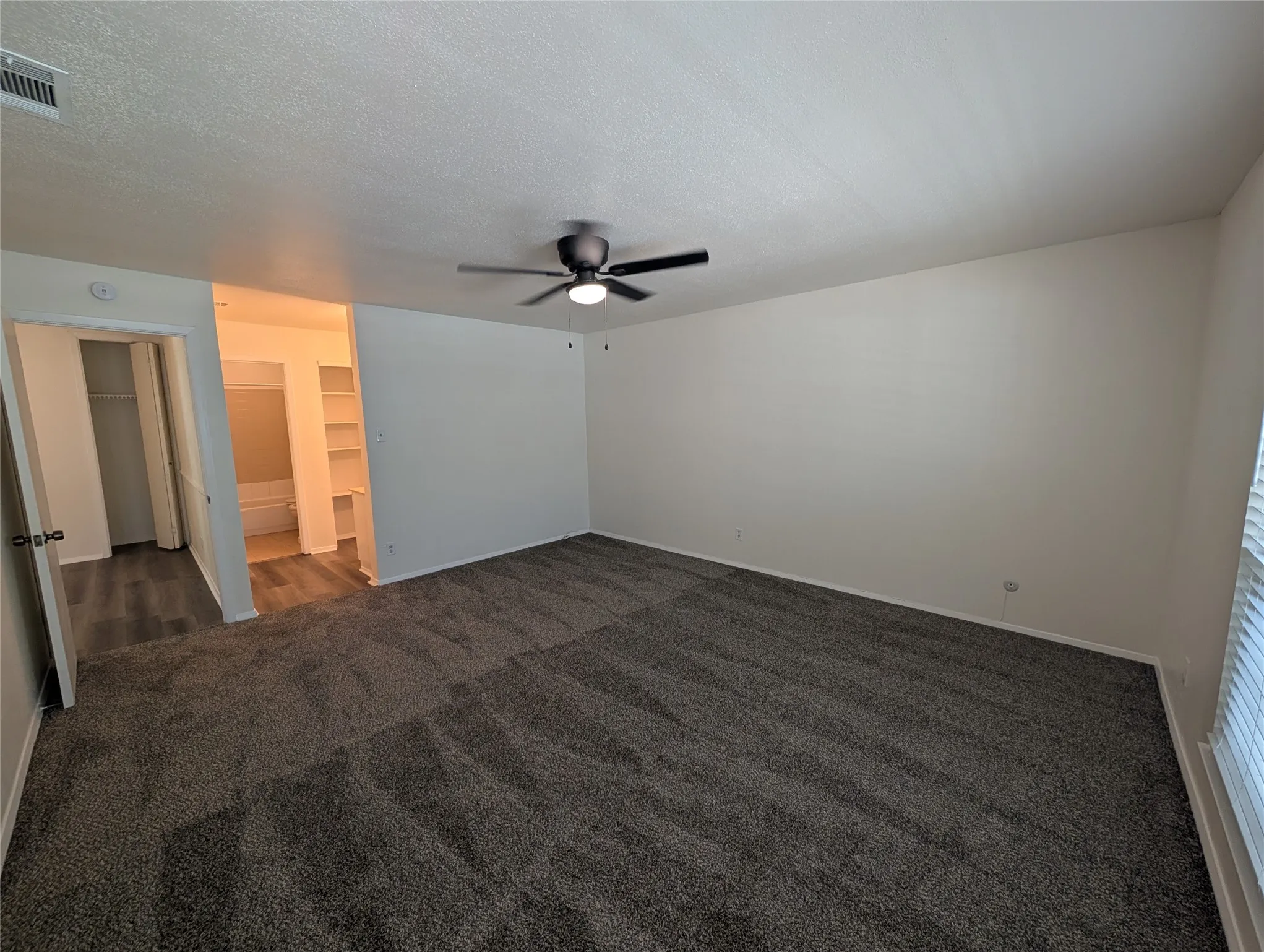 Condominium For Rent in Dallas County , 5981 Arapaho Road 308, Dallas, Texas 75248, 2 Bedroom, 2 Bathroom, Garage spaces, 1,205 Sqft, built in 1980, mls#21386946, Real Estate Agent in Dallas, Homes For Rent in Dallas county, Homes For Rent in Dallas, Realtor in Dallas Texas, Real Estate Brokerage Independent Realty Texas, Luminita Cordes Realtor