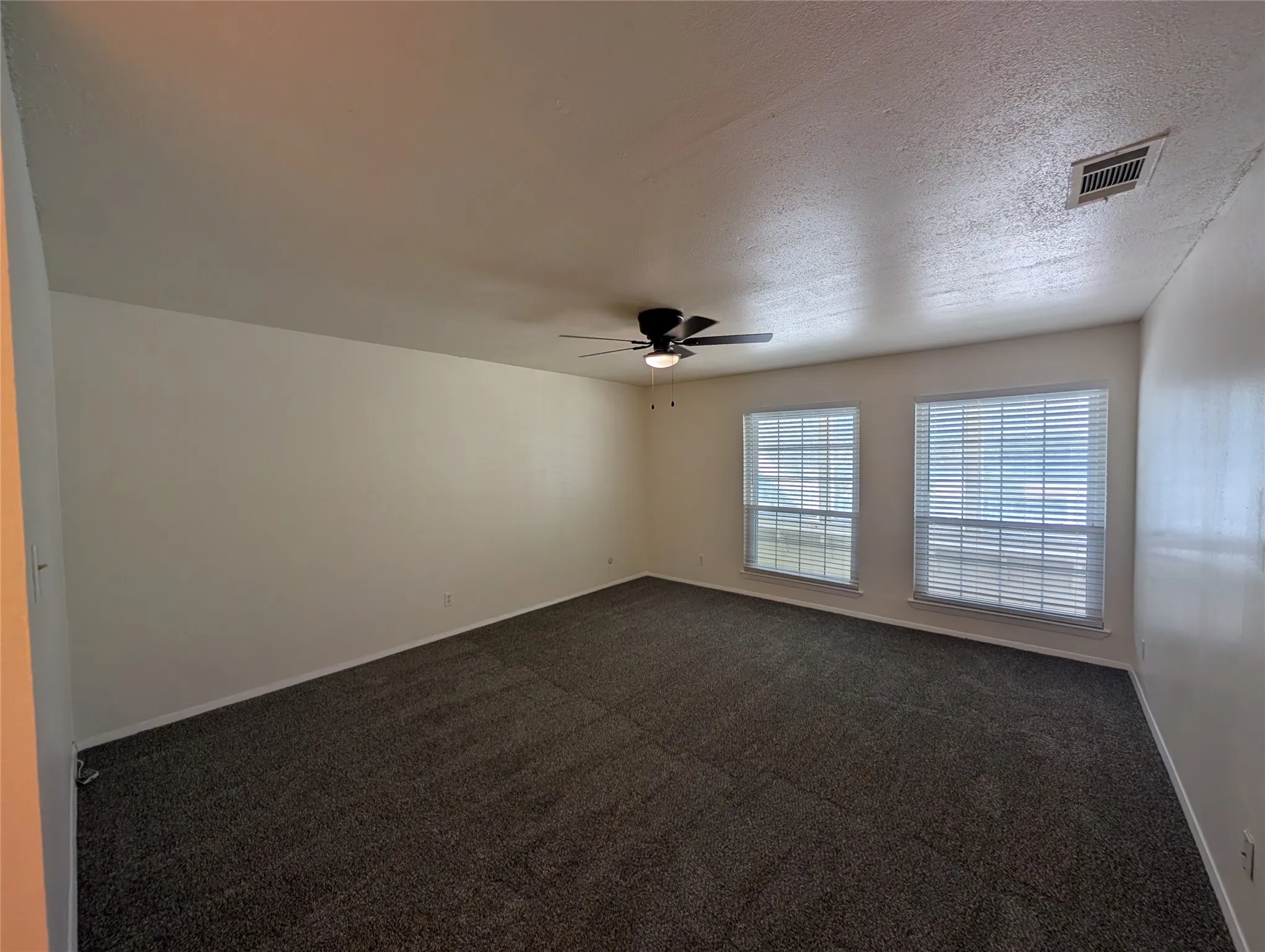 Condominium For Rent in Dallas County , 5981 Arapaho Road 308, Dallas, Texas 75248, 2 Bedroom, 2 Bathroom, Garage spaces, 1,205 Sqft, built in 1980, mls#21386946, Real Estate Agent in Dallas, Homes For Rent in Dallas county, Homes For Rent in Dallas, Realtor in Dallas Texas, Real Estate Brokerage Independent Realty Texas, Luminita Cordes Realtor