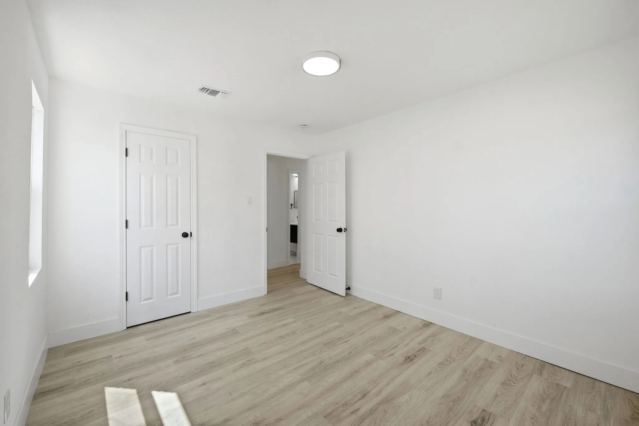 Single Family Residence For Sale in Tarrant County , 5508 Alter Drive, Fort Worth, Texas 76119, 4 Bedroom, 2 Bathroom, Garage spaces, 1,301 Sqft, built in 1960, mls#21374384, Real Estate Agent in Fort Worth, Homes For Sale in Tarrant county, Homes For Sale in Fort Worth, Realtor in Fort Worth Texas, Real Estate Brokerage Independent Realty Texas, Luminita Cordes Realtor