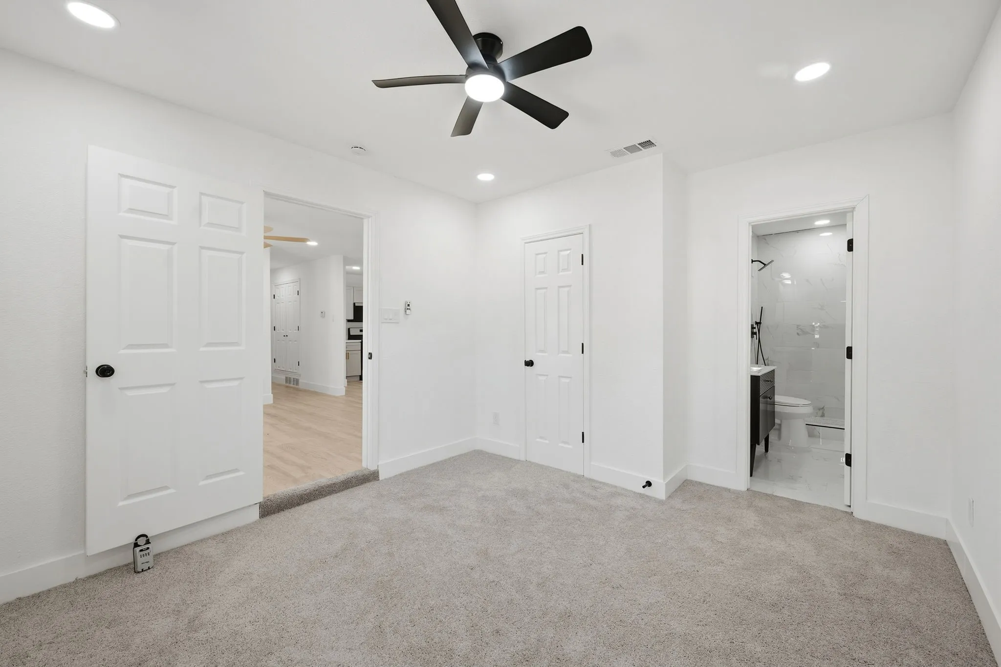 Single Family Residence For Sale in Tarrant County , 5508 Alter Drive, Fort Worth, Texas 76119, 4 Bedroom, 2 Bathroom, Garage spaces, 1,301 Sqft, built in 1960, mls#21374384, Real Estate Agent in Fort Worth, Homes For Sale in Tarrant county, Homes For Sale in Fort Worth, Realtor in Fort Worth Texas, Real Estate Brokerage Independent Realty Texas, Luminita Cordes Realtor
