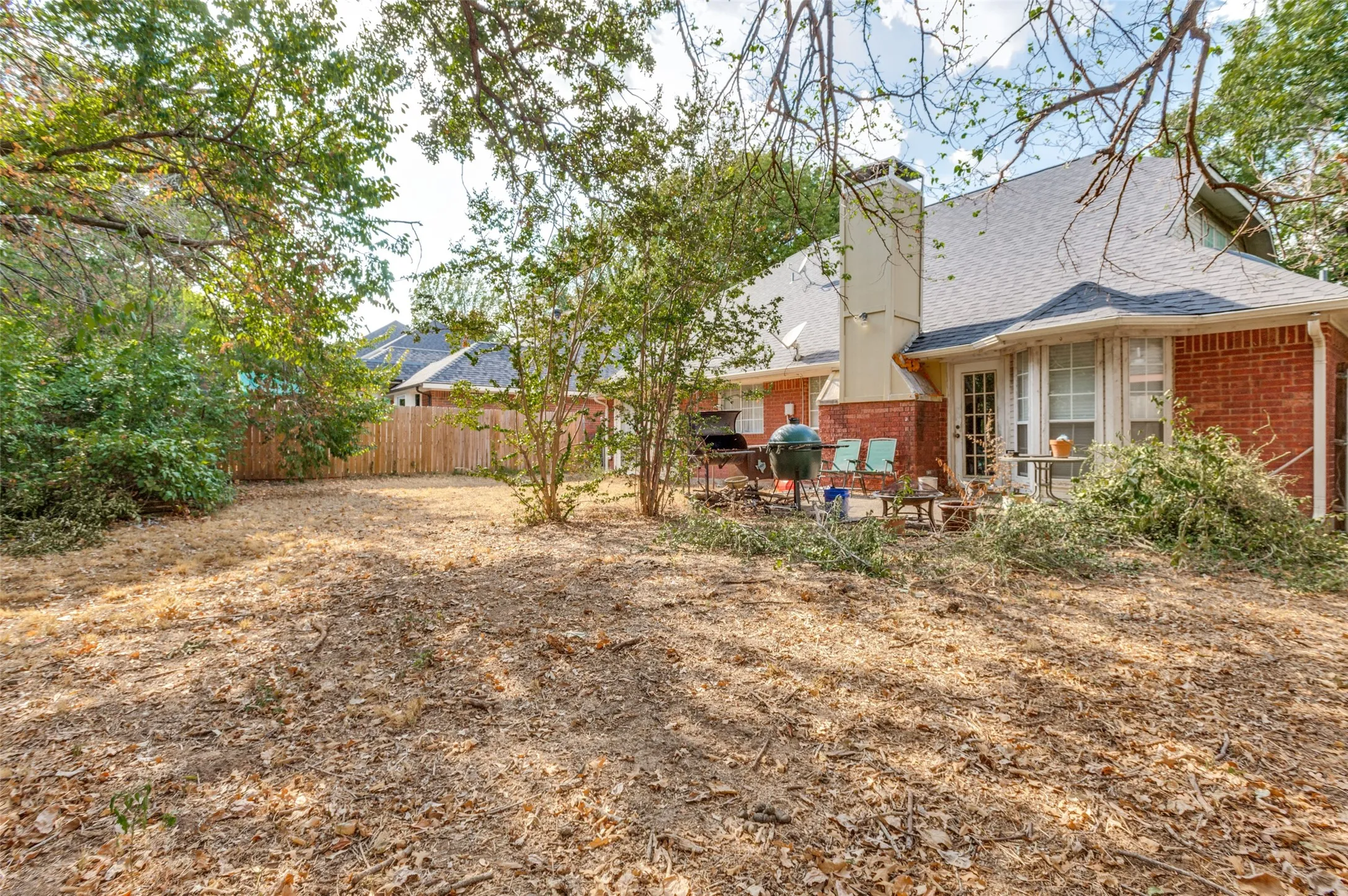 Single Family Residence For Sale in Tarrant County , 3312 Paint Brush Lane, Bedford, Texas 76021, 3 Bedroom, 3 Bathroom, 2 Garage spaces, 2,141 Sqft, built in 1987, mls#21385906, Real Estate Agent in Bedford, Homes For Sale in Tarrant county, Homes For Sale in Bedford, Realtor in Bedford Texas, Real Estate Brokerage Independent Realty Texas, Luminita Cordes Realtor