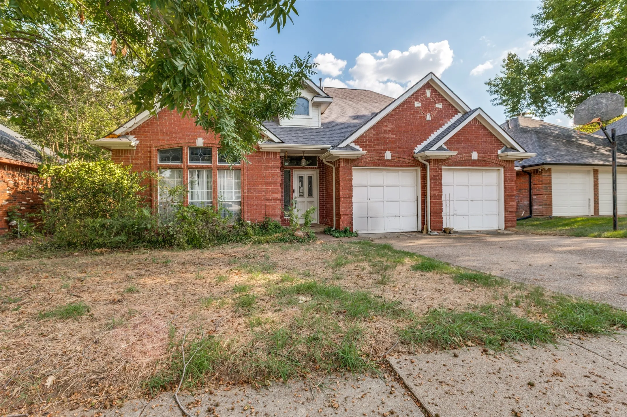 Single Family Residence For Sale in Tarrant County , 3312 Paint Brush Lane, Bedford, Texas 76021, 3 Bedroom, 3 Bathroom, 2 Garage spaces, 2,141 Sqft, built in 1987, mls#21385906, Real Estate Agent in Bedford, Homes For Sale in Tarrant county, Homes For Sale in Bedford, Realtor in Bedford Texas, Real Estate Brokerage Independent Realty Texas, Luminita Cordes Realtor