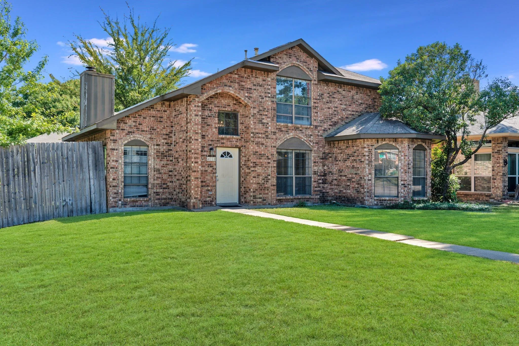 Single Family Residence For Rent in Dallas County , 4018 Smartt Street, Rowlett, Texas 75088, 4 Bedroom, 3 Bathroom, 2 Garage spaces, 1,907 Sqft, built in 1985, mls#21387036, Real Estate Agent in Rowlett, Homes For Rent in Dallas county, Homes For Rent in Rowlett, Realtor in Rowlett Texas, Real Estate Brokerage Independent Realty Texas, Luminita Cordes Realtor