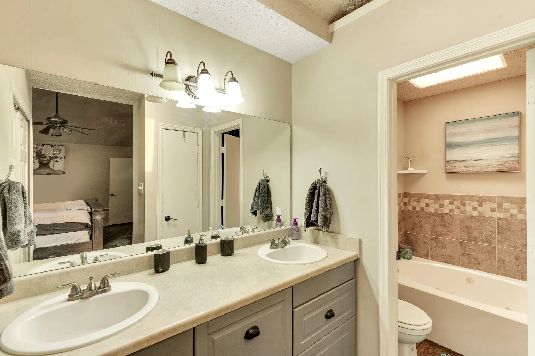 Single Family Residence For Rent in Dallas County , 4018 Smartt Street, Rowlett, Texas 75088, 4 Bedroom, 3 Bathroom, 2 Garage spaces, 1,907 Sqft, built in 1985, mls#21387036, Real Estate Agent in Rowlett, Homes For Rent in Dallas county, Homes For Rent in Rowlett, Realtor in Rowlett Texas, Real Estate Brokerage Independent Realty Texas, Luminita Cordes Realtor