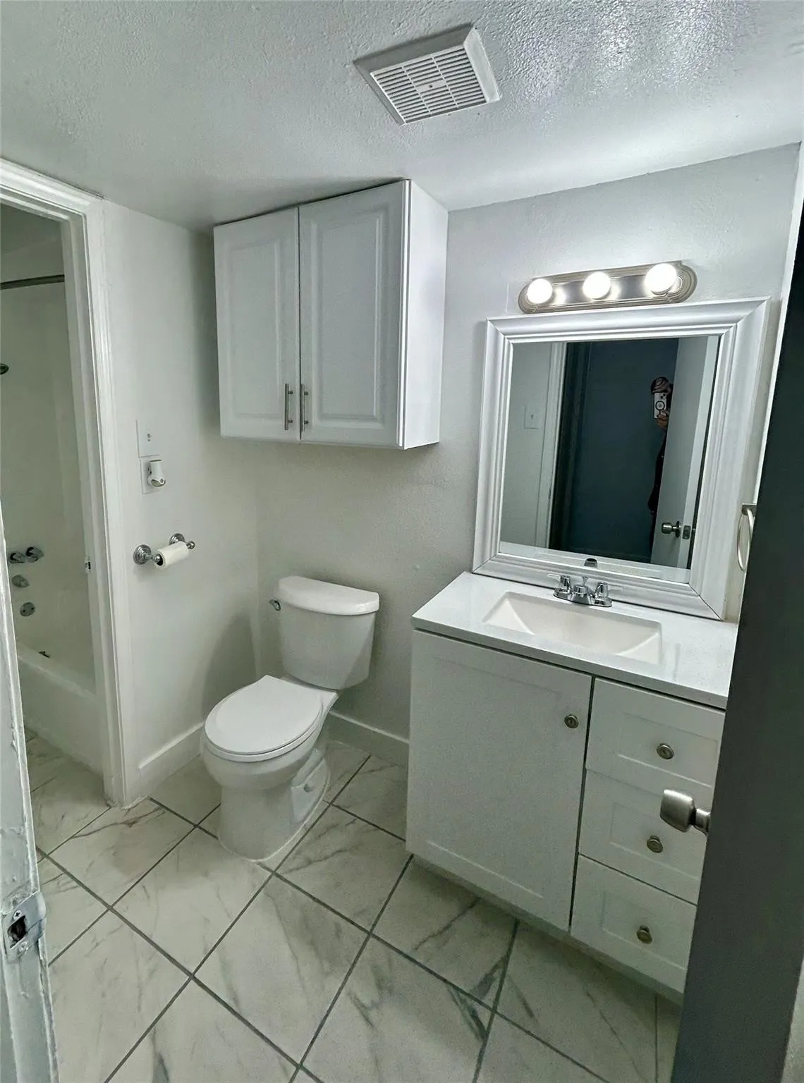 Condominium For Rent in Dallas County , 3616 Parkridge Drive 108, Dallas, Texas 75234, 2 Bedroom, 2 Bathroom, Garage spaces, 980 Sqft, built in 1982, mls#21387038, Real Estate Agent in Dallas, Homes For Rent in Dallas county, Homes For Rent in Dallas, Realtor in Dallas Texas, Real Estate Brokerage Independent Realty Texas, Luminita Cordes Realtor