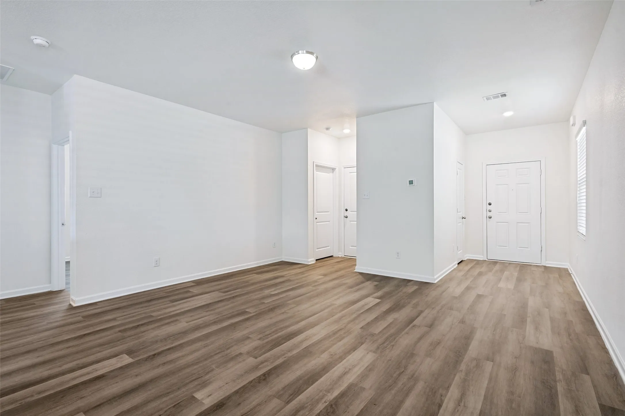 Single Family Residence For Rent in Collin County , 421 Covington Cove, Princeton, Texas 75407, 3 Bedroom, 2 Bathroom, 2 Garage spaces, 1,437 Sqft, built in 2021, mls#21380373, Real Estate Agent in Princeton, Homes For Rent in Collin county, Homes For Rent in Princeton, Realtor in Princeton Texas, Real Estate Brokerage Independent Realty Texas, Luminita Cordes Realtor