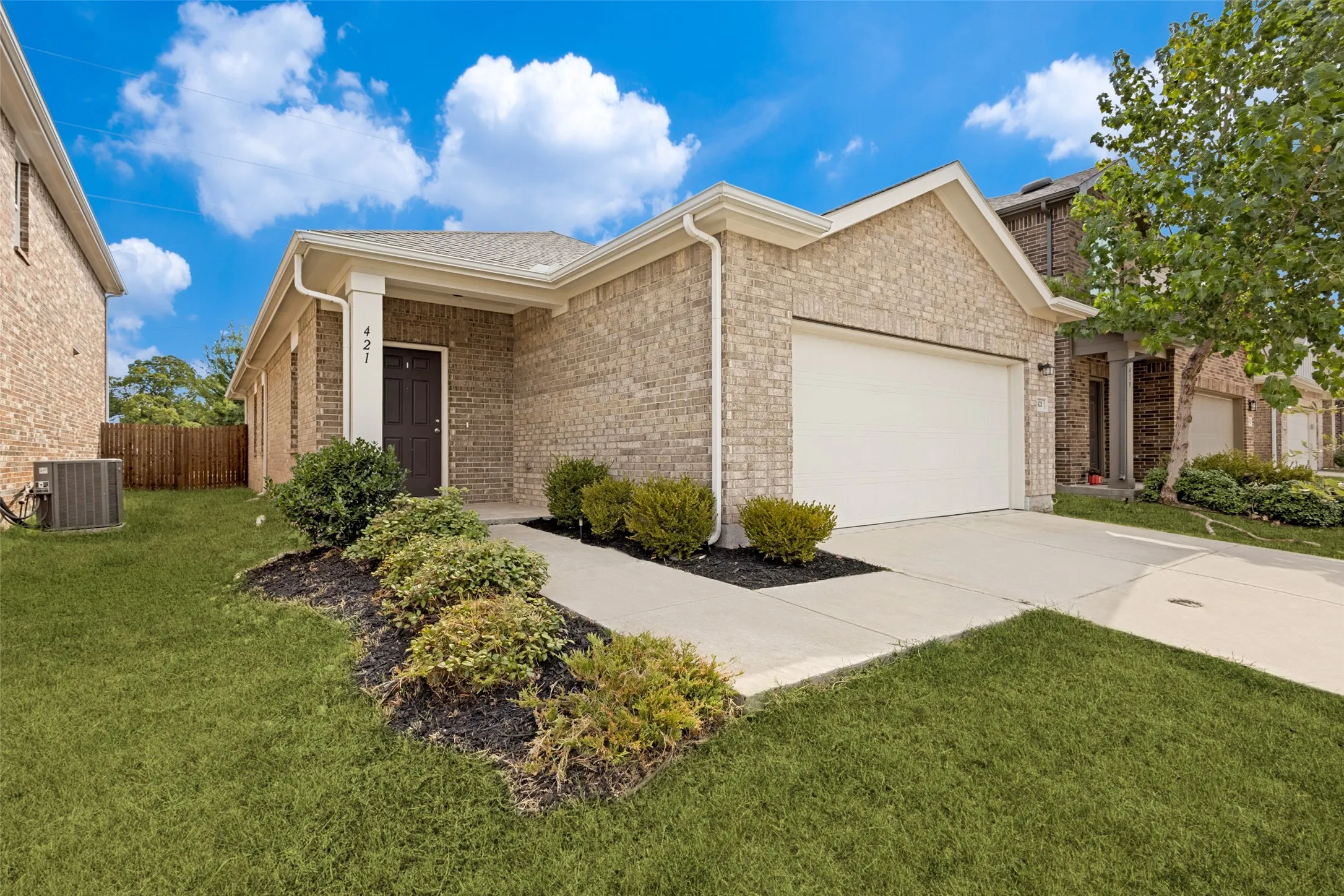 Single Family Residence For Rent in Collin County , 421 Covington Cove, Princeton, Texas 75407, 3 Bedroom, 2 Bathroom, 2 Garage spaces, 1,437 Sqft, built in 2021, mls#21380373, Real Estate Agent in Princeton, Homes For Rent in Collin county, Homes For Rent in Princeton, Realtor in Princeton Texas, Real Estate Brokerage Independent Realty Texas, Luminita Cordes Realtor