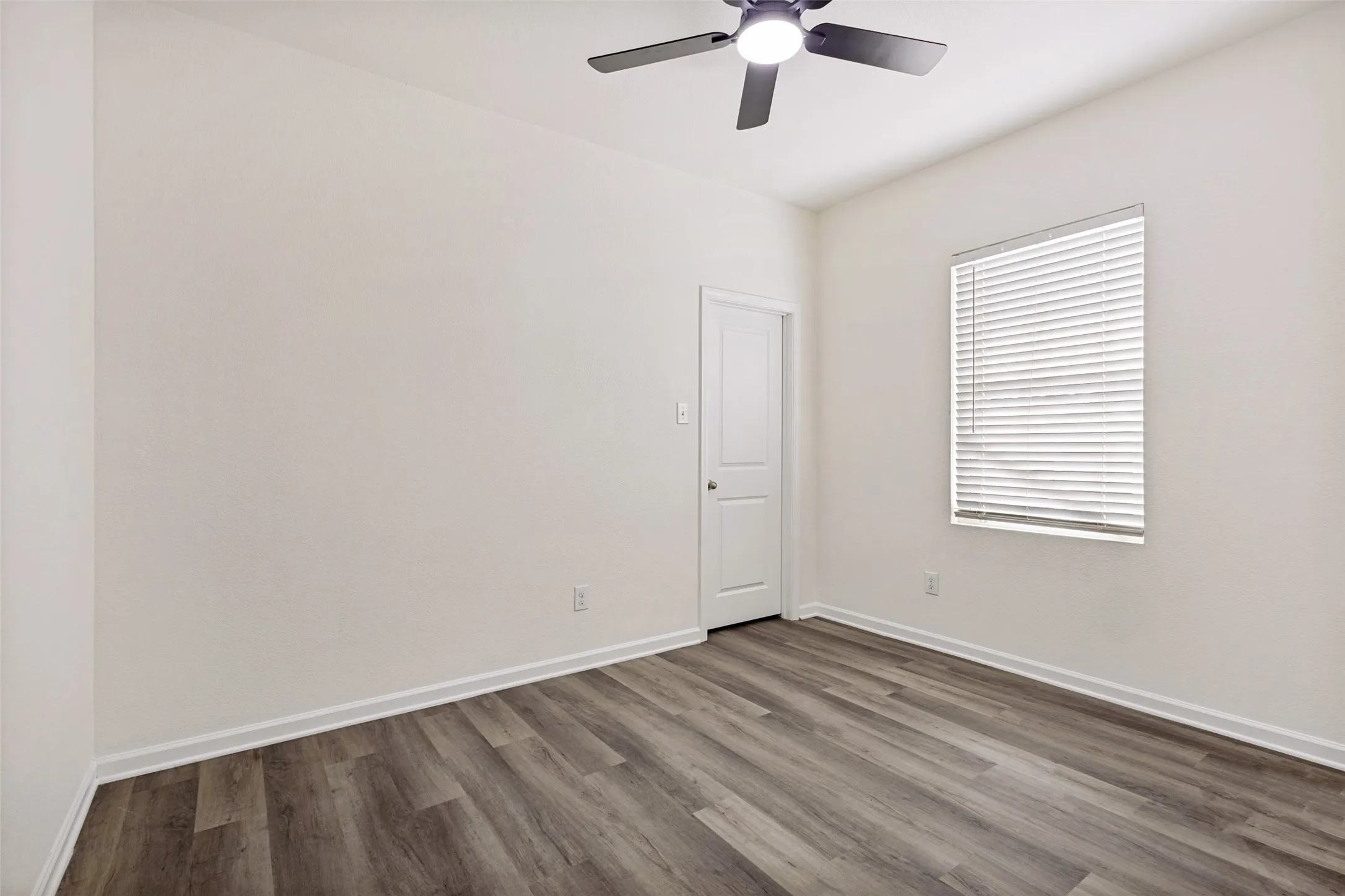 Single Family Residence For Rent in Collin County , 421 Covington Cove, Princeton, Texas 75407, 3 Bedroom, 2 Bathroom, 2 Garage spaces, 1,437 Sqft, built in 2021, mls#21380373, Real Estate Agent in Princeton, Homes For Rent in Collin county, Homes For Rent in Princeton, Realtor in Princeton Texas, Real Estate Brokerage Independent Realty Texas, Luminita Cordes Realtor