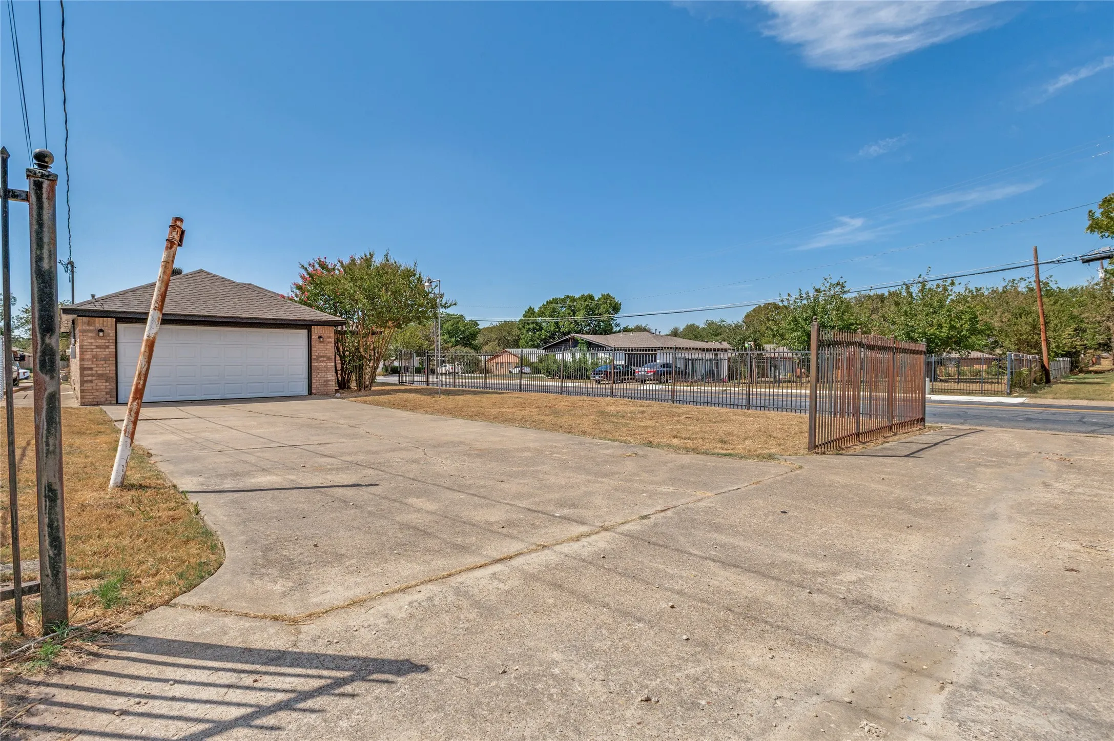 Single Family Residence For Sale in Dallas County , 1838 San Antonio Street, Grand Prairie, Texas 75051, 4 Bedroom, 2 Bathroom, 2 Garage spaces, 1,360 Sqft, built in 1997, mls#21387043, Real Estate Agent in Grand Prairie, Homes For Sale in Dallas county, Homes For Sale in Grand Prairie, Realtor in Grand Prairie Texas, Real Estate Brokerage Independent Realty Texas, Luminita Cordes Realtor