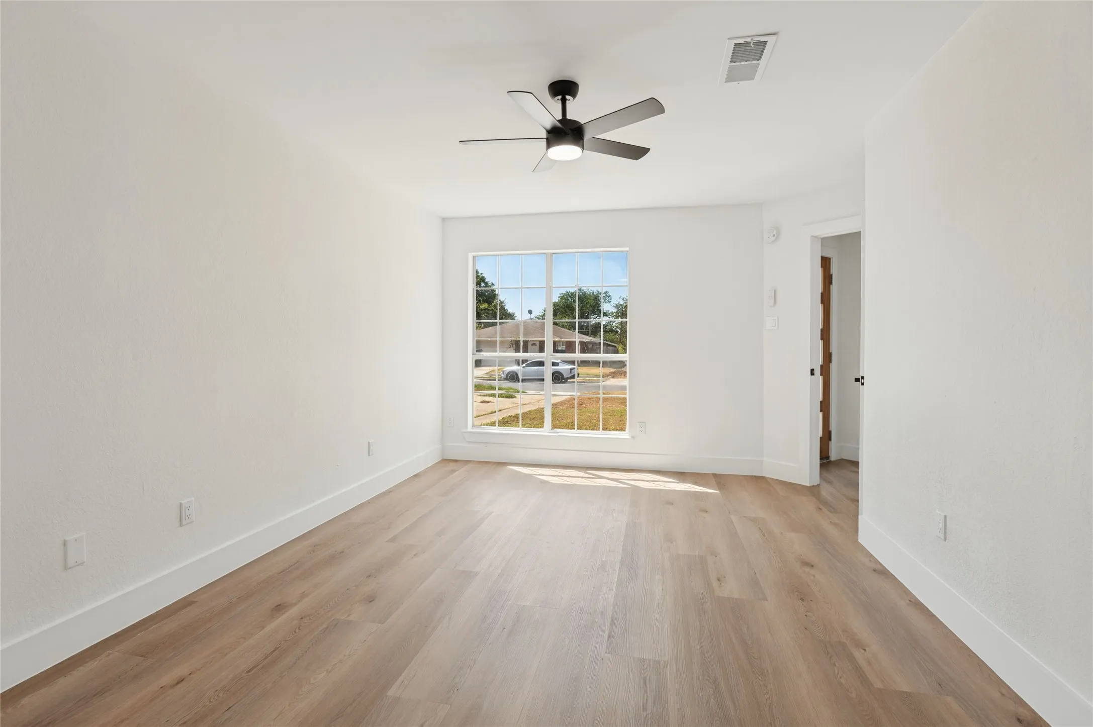 Single Family Residence For Sale in Dallas County , 1838 San Antonio Street, Grand Prairie, Texas 75051, 4 Bedroom, 2 Bathroom, 2 Garage spaces, 1,360 Sqft, built in 1997, mls#21387043, Real Estate Agent in Grand Prairie, Homes For Sale in Dallas county, Homes For Sale in Grand Prairie, Realtor in Grand Prairie Texas, Real Estate Brokerage Independent Realty Texas, Luminita Cordes Realtor