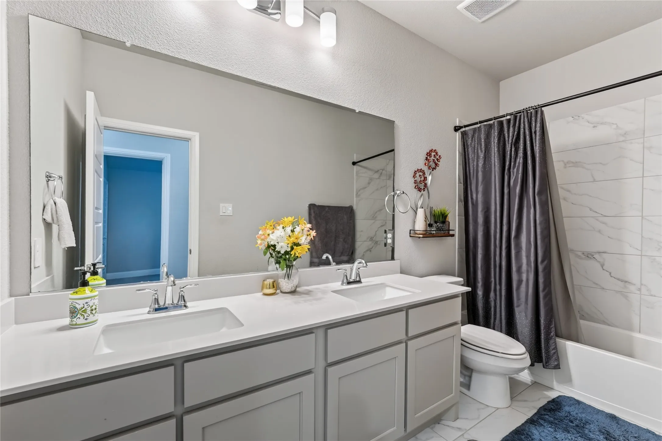 2nd floor bathroom