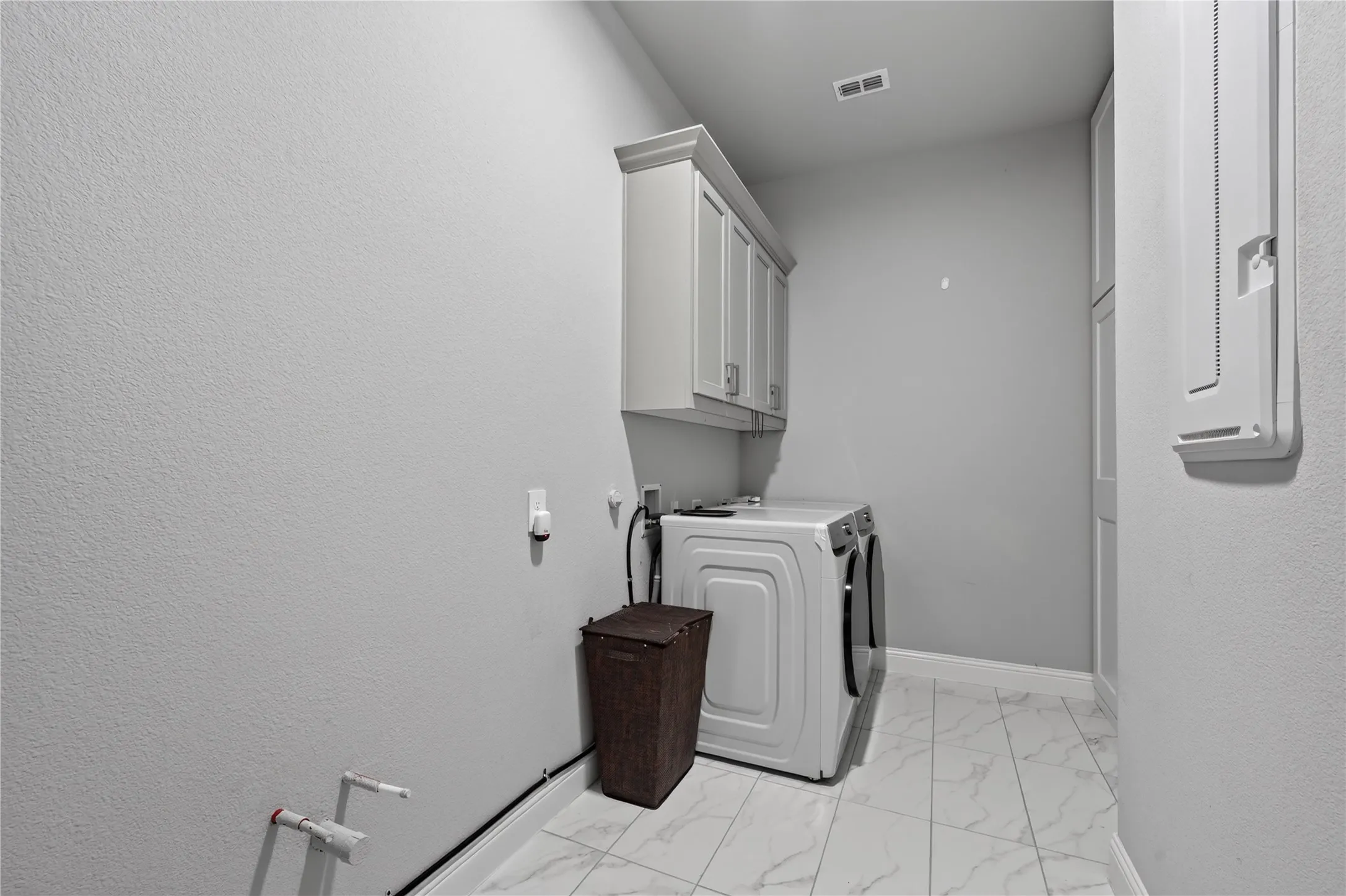 Single Family Residence For Rent in Collin County , 853 Calusa Drive, Allen, Texas 75013, 5 Bedroom, 4 Bathroom, 2 Garage spaces, 3,385 Sqft, built in 2022, mls#21387044, Real Estate Agent in Allen, Homes For Rent in Collin county, Homes For Rent in Allen, Realtor in Allen Texas, Real Estate Brokerage Independent Realty Texas, Luminita Cordes Realtor