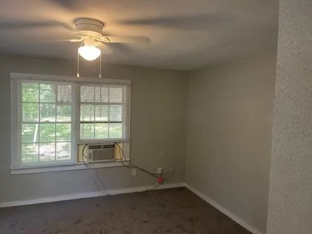 Single Family Residence For Sale in Fannin County , 611 E 10th Street, Bonham, Texas 75418, 2 Bedroom, 1 Bathroom, 1 Garage spaces, 934 Sqft, built in 1940, mls#21385637, Real Estate Agent in Bonham, Homes For Sale in Fannin county, Homes For Sale in Bonham, Realtor in Bonham Texas, Real Estate Brokerage Independent Realty Texas, Luminita Cordes Realtor