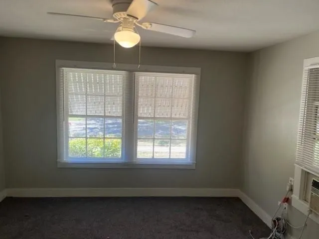 Single Family Residence For Sale in Fannin County , 611 E 10th Street, Bonham, Texas 75418, 2 Bedroom, 1 Bathroom, 1 Garage spaces, 934 Sqft, built in 1940, mls#21385637, Real Estate Agent in Bonham, Homes For Sale in Fannin county, Homes For Sale in Bonham, Realtor in Bonham Texas, Real Estate Brokerage Independent Realty Texas, Luminita Cordes Realtor