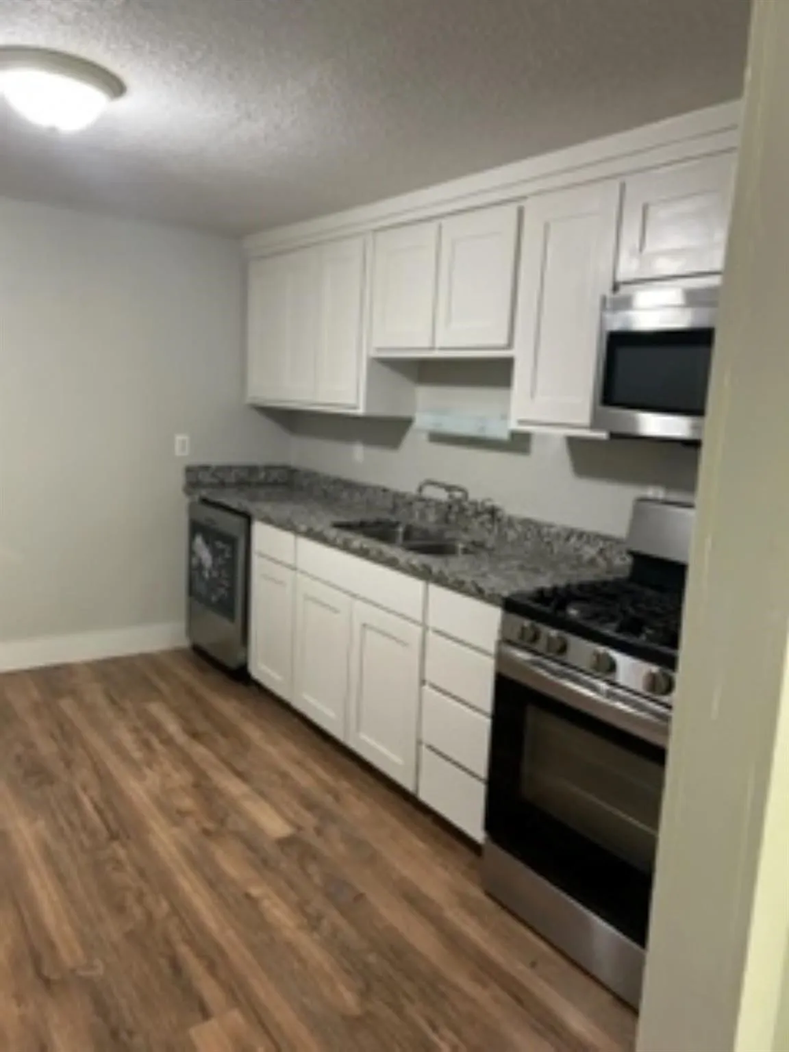 Single Family Residence For Sale in Fannin County , 611 E 10th Street, Bonham, Texas 75418, 2 Bedroom, 1 Bathroom, 1 Garage spaces, 934 Sqft, built in 1940, mls#21385637, Real Estate Agent in Bonham, Homes For Sale in Fannin county, Homes For Sale in Bonham, Realtor in Bonham Texas, Real Estate Brokerage Independent Realty Texas, Luminita Cordes Realtor