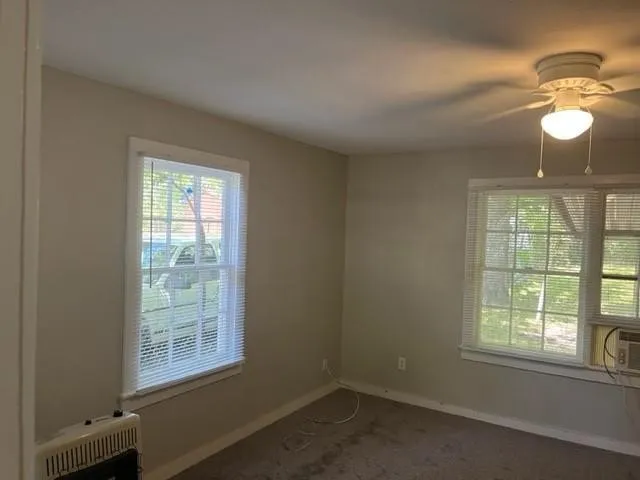 Single Family Residence For Sale in Fannin County , 611 E 10th Street, Bonham, Texas 75418, 2 Bedroom, 1 Bathroom, 1 Garage spaces, 934 Sqft, built in 1940, mls#21385637, Real Estate Agent in Bonham, Homes For Sale in Fannin county, Homes For Sale in Bonham, Realtor in Bonham Texas, Real Estate Brokerage Independent Realty Texas, Luminita Cordes Realtor