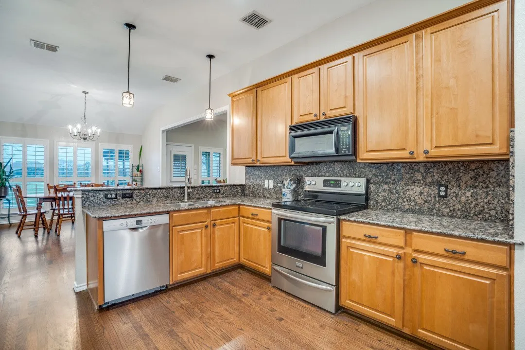 Single Family Residence For Sale in Wise County , 108 High Meadows Court, Decatur, Texas 76234, 3 Bedroom, 3 Bathroom, 2 Garage spaces, 2,536 Sqft, built in 2004, mls#21386971, Real Estate Agent in Decatur, Homes For Sale in Wise county, Homes For Sale in Decatur, Realtor in Decatur Texas, Real Estate Brokerage Independent Realty Texas, Luminita Cordes Realtor